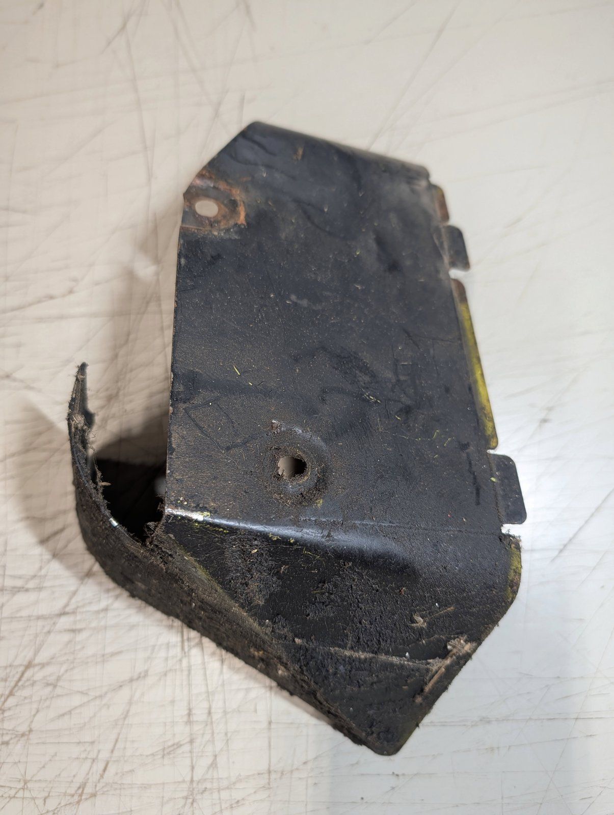 C20362 USED BAFFLE LH ONAN BF-MS - Ingersoll/Case Tractor Part