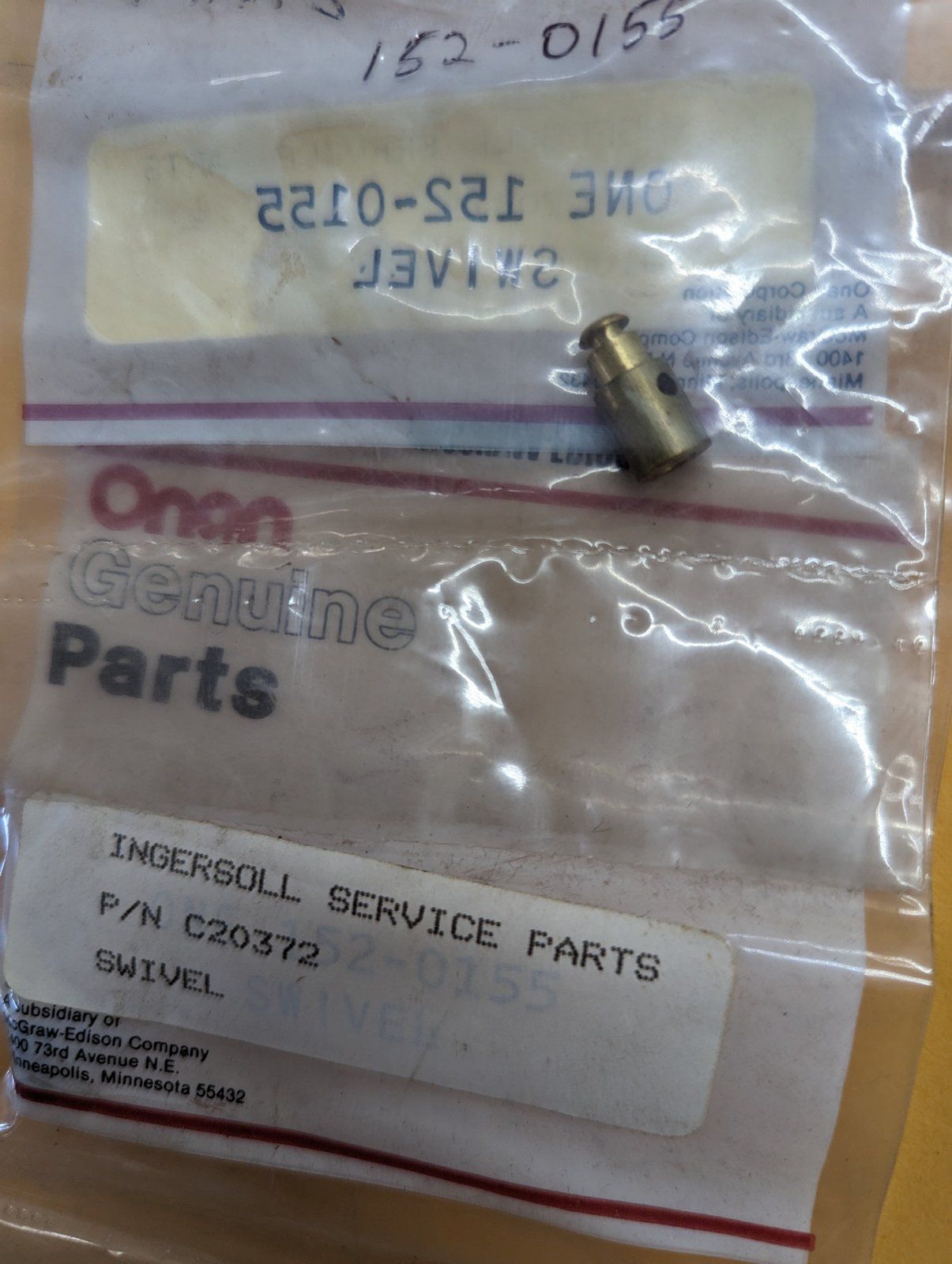 C20372 ONAN 153-0632` SWIVEL - THROTTLE CABLE - Ingersoll/Case Tractor Part