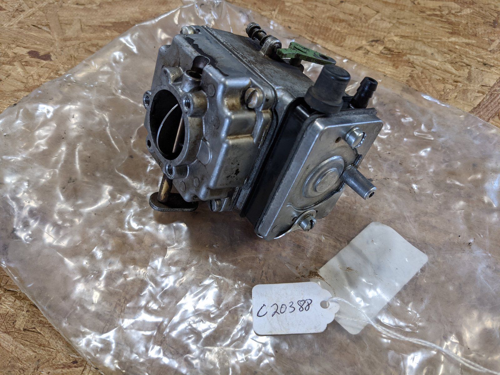 C20388 USED ONAN 142-0531` CARBURETOR WITH FUEL PUMP C24926 C27507 DD13 - Ingersoll/Case Tractor Part