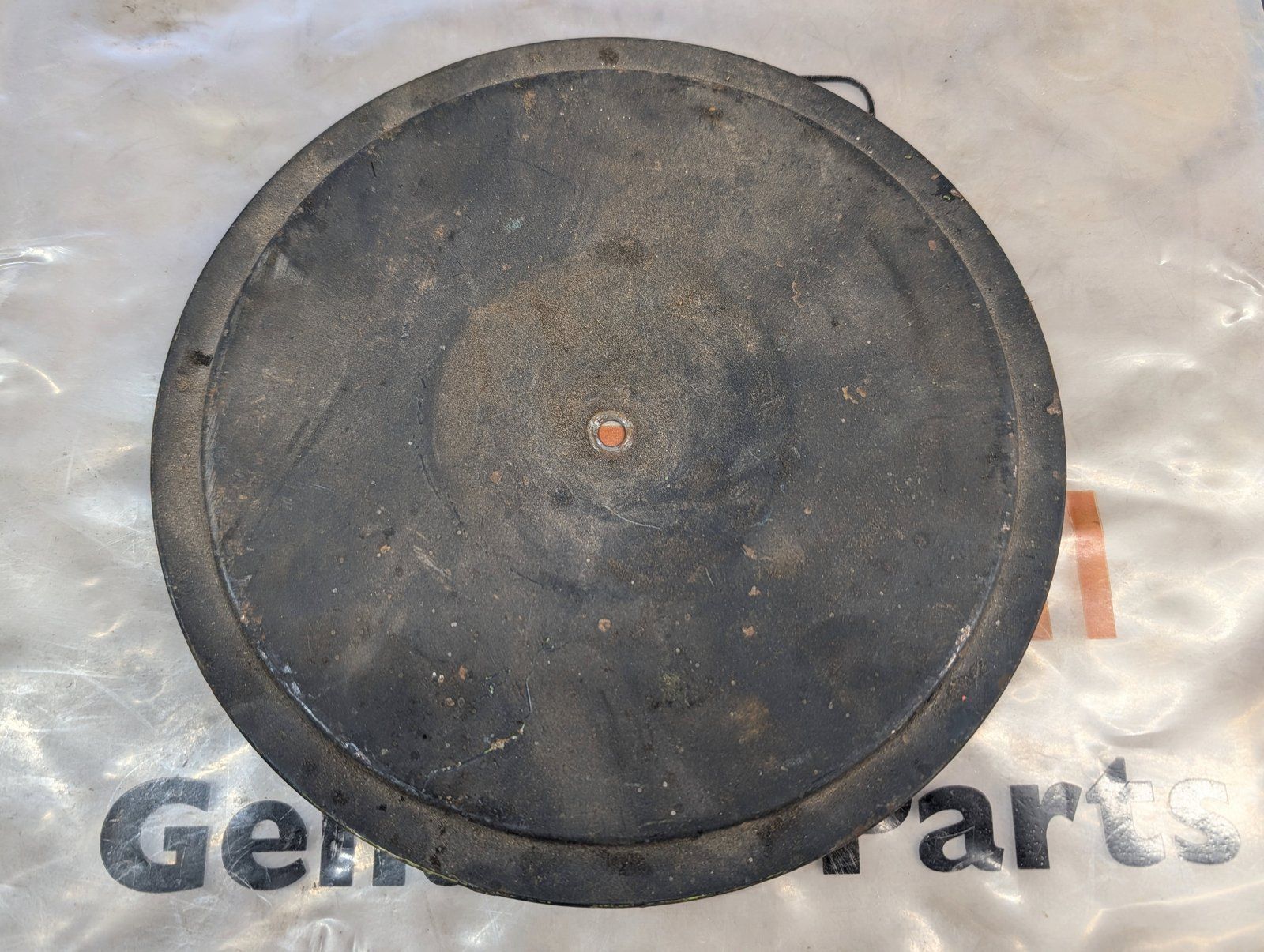 C20399 USED ONAN 140-1168` COVER - AIR CLEANER - Ingersoll/Case Tractor Part