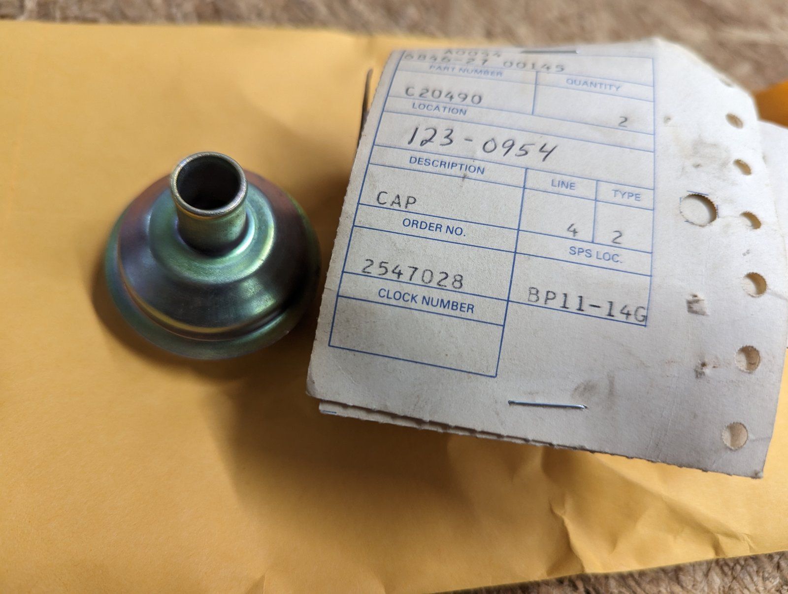 C20490 ONAN BREATHER TUBE CAP 123-0954 - Ingersoll/Case Tractor Part