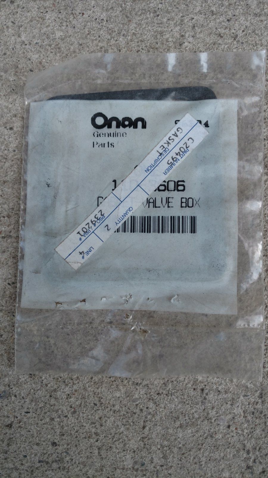 C20495 GASKET VALVE COVER ONAN 110-3606 - Ingersoll/Case Tractor Part