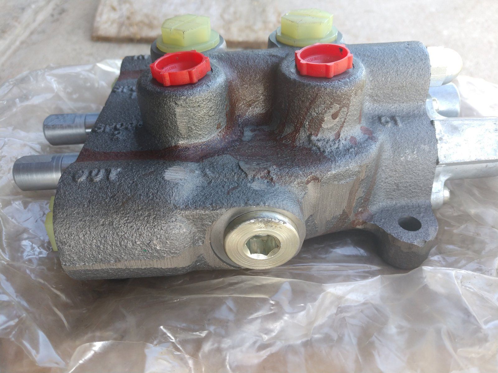 C21557 KIT - C18211 REPLACEMENT VALVE C32118 - Ingersoll/Case Tractor Part
