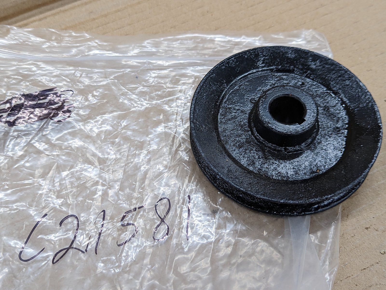 C21581 USED DECK PULLEY - Ingersoll/Case Tractor Part