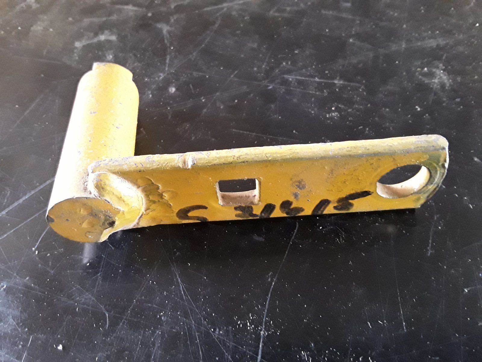 C21615 ROD - PIVOT - Ingersoll/Case Tractor Part