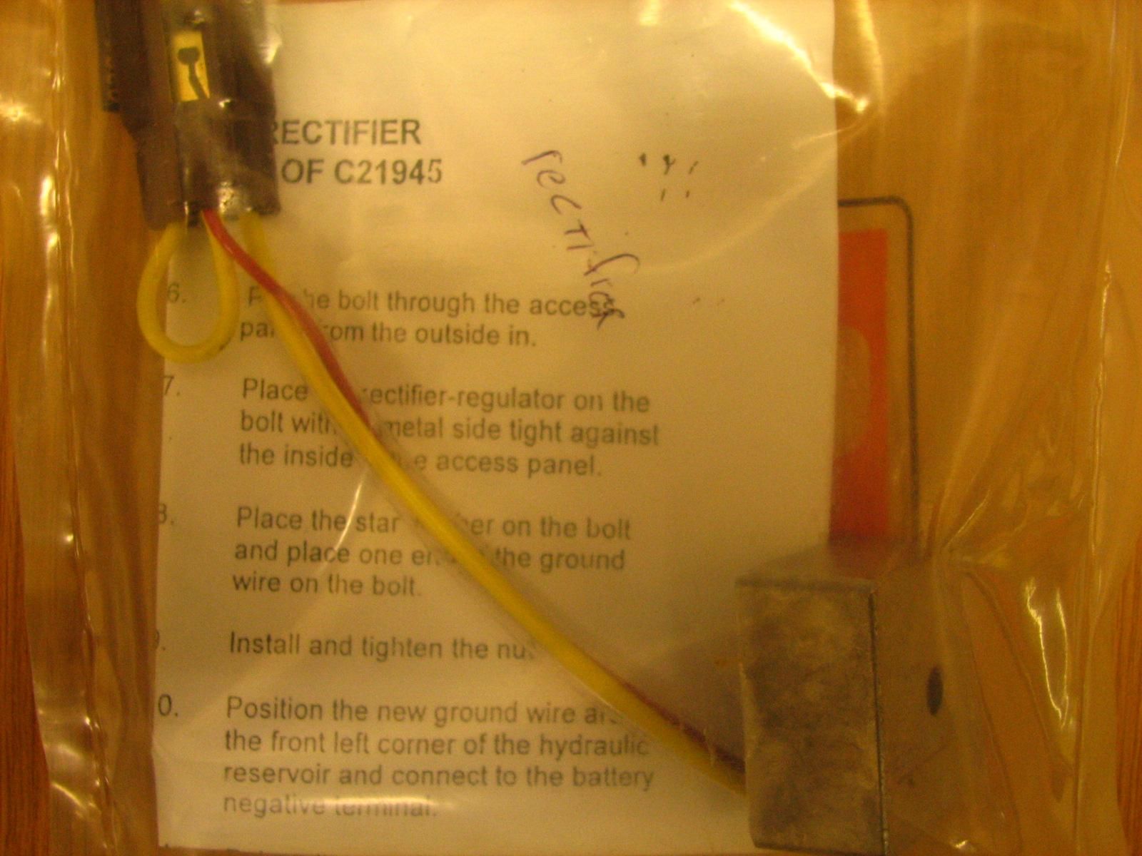 C21945 REGULATOR RECTIFIER C43910 - Ingersoll/Case Tractor Part