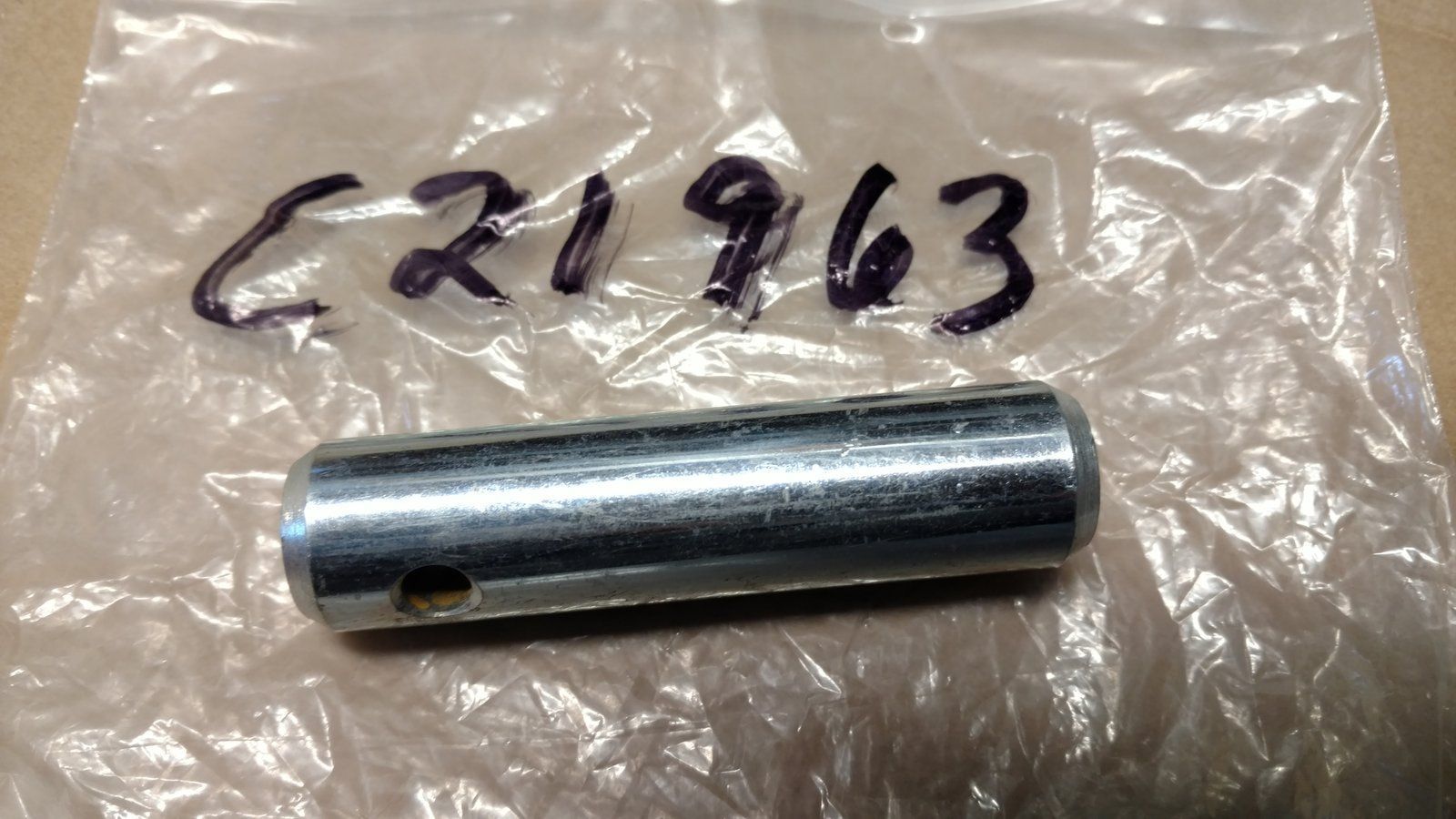 C21963 PIN - CYLINDER MOUNTING - Ingersoll/Case Tractor Part