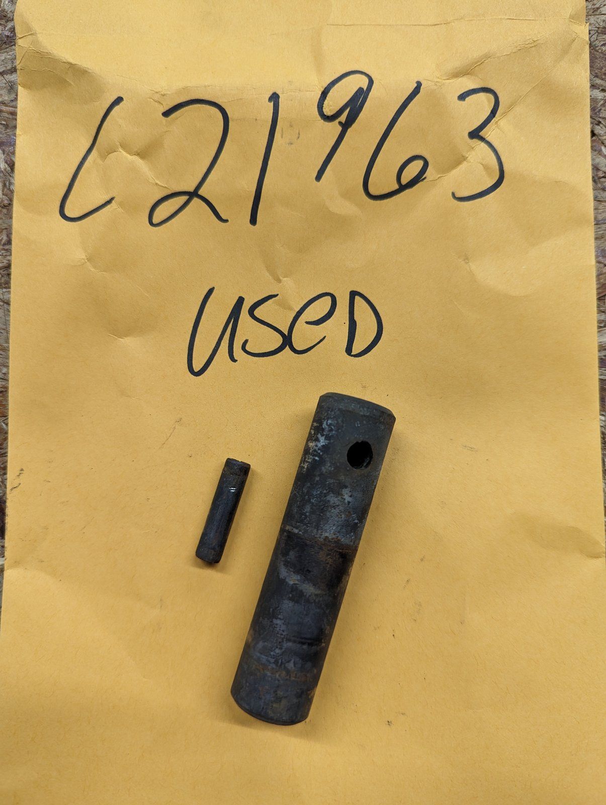 C21963 USED PIN - Ingersoll/Case Tractor Part