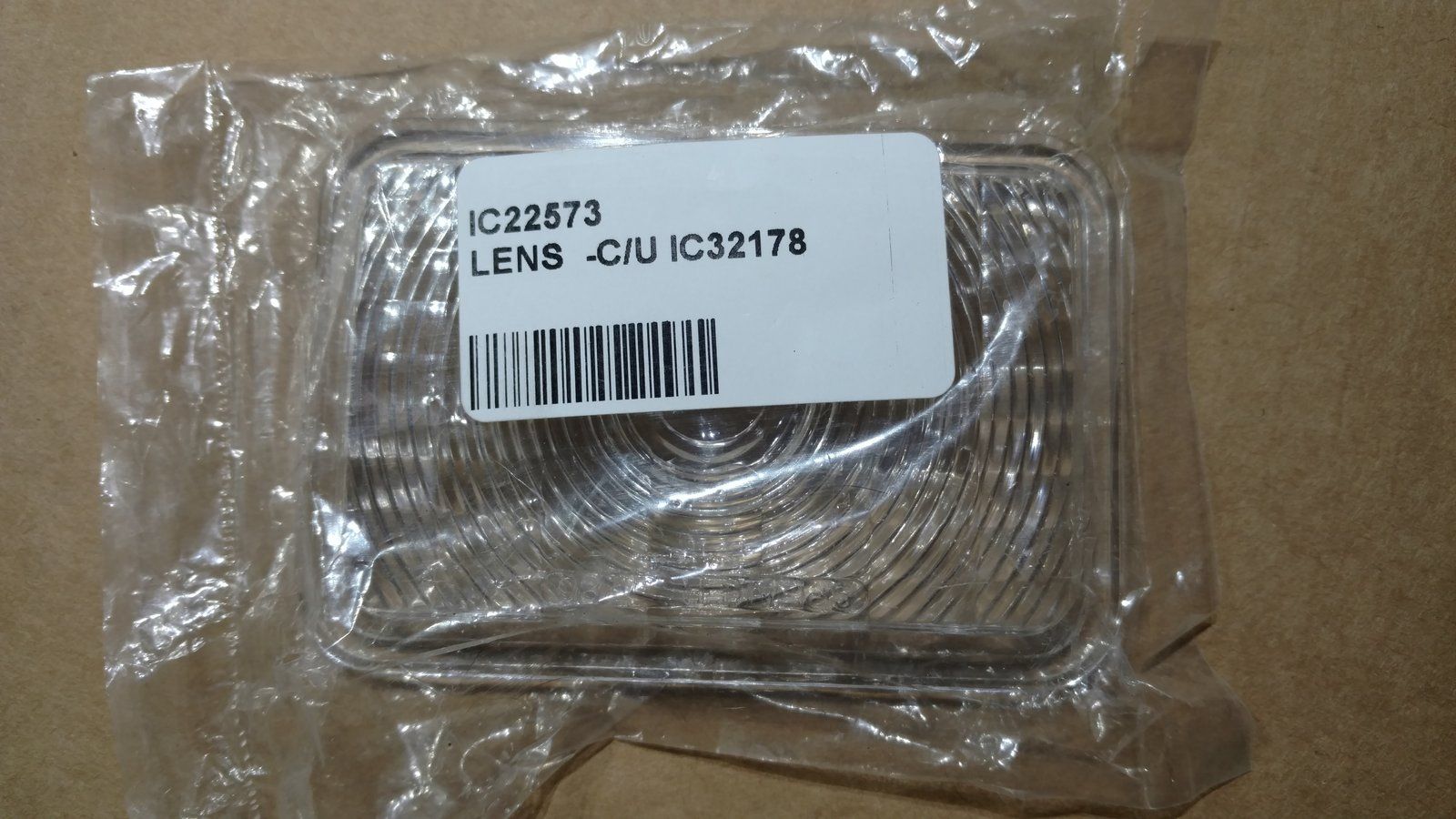 C22573 LENS - HEADLAMP - Ingersoll/Case Tractor Part
