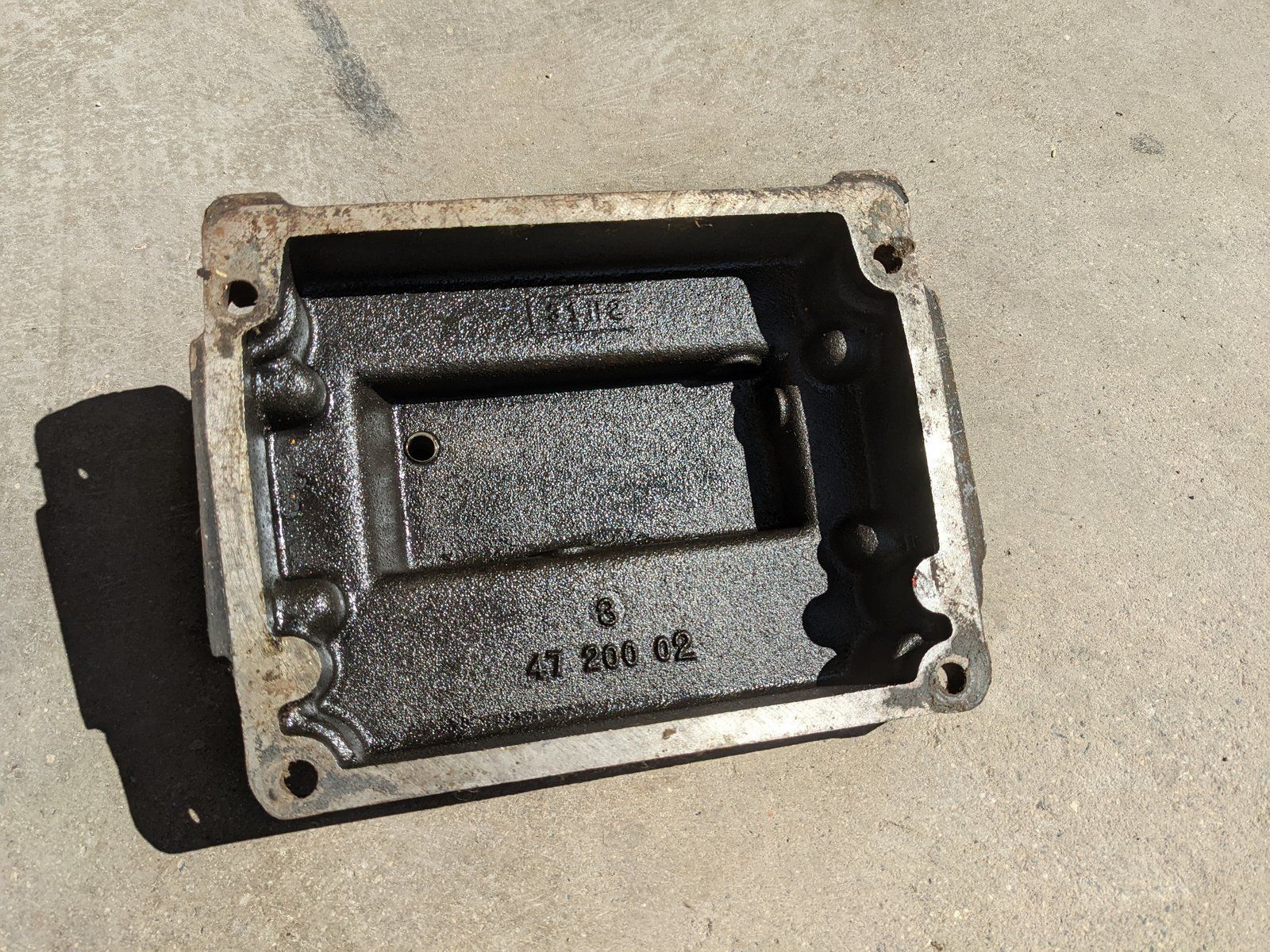 C22699 USED KOHLER OIL PAN 4720002 - Ingersoll/Case Tractor Part