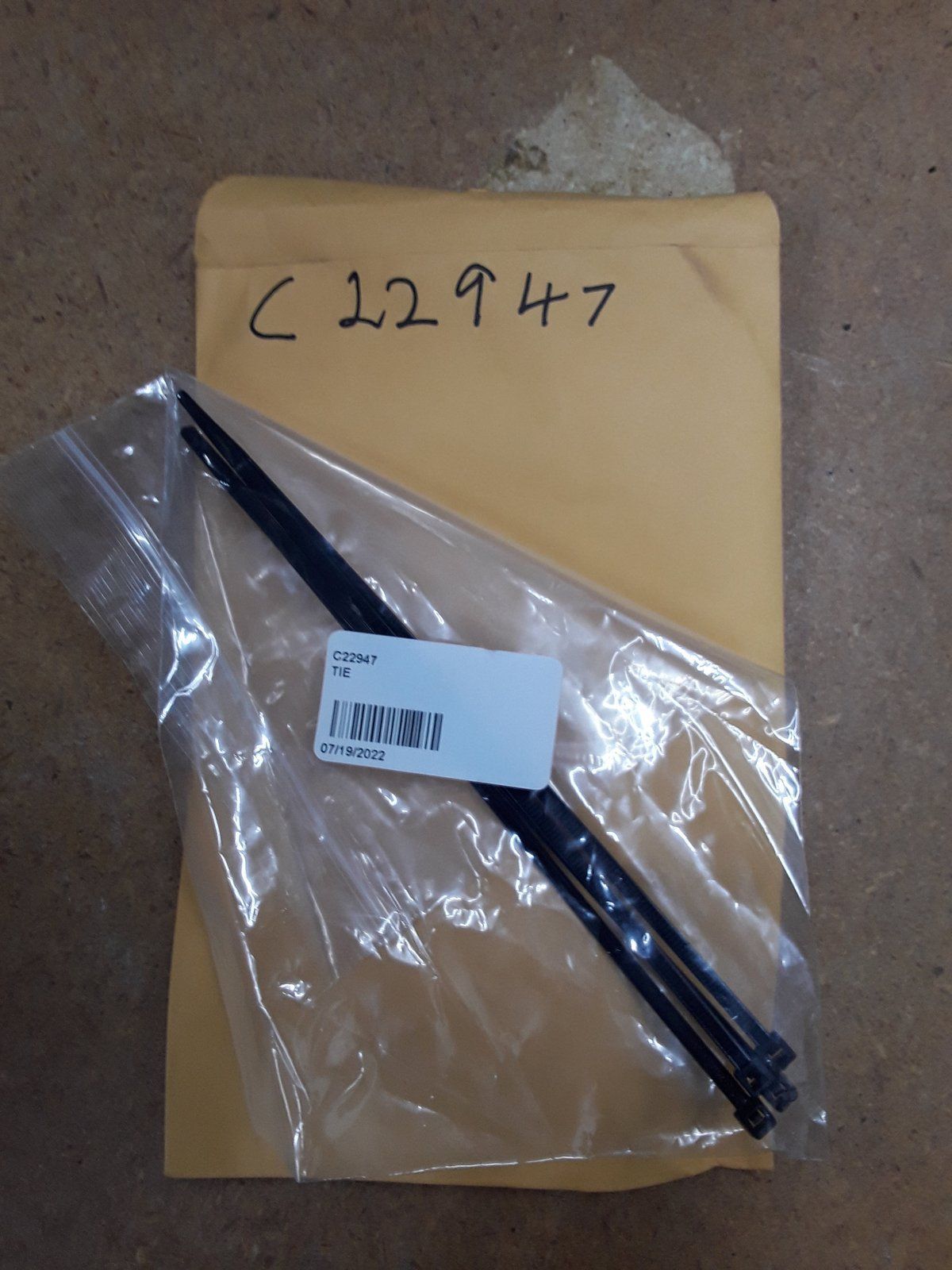 C22947 TIE-CABLE .15x8" NYLON(BLACK) - Ingersoll/Case Tractor Part