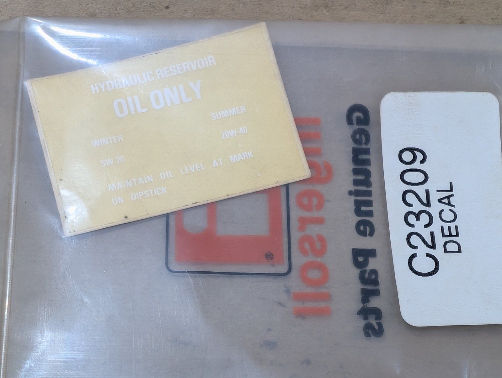 C23209 DECAL OIIL RESERVOIR - Ingersoll/Case Tractor Part