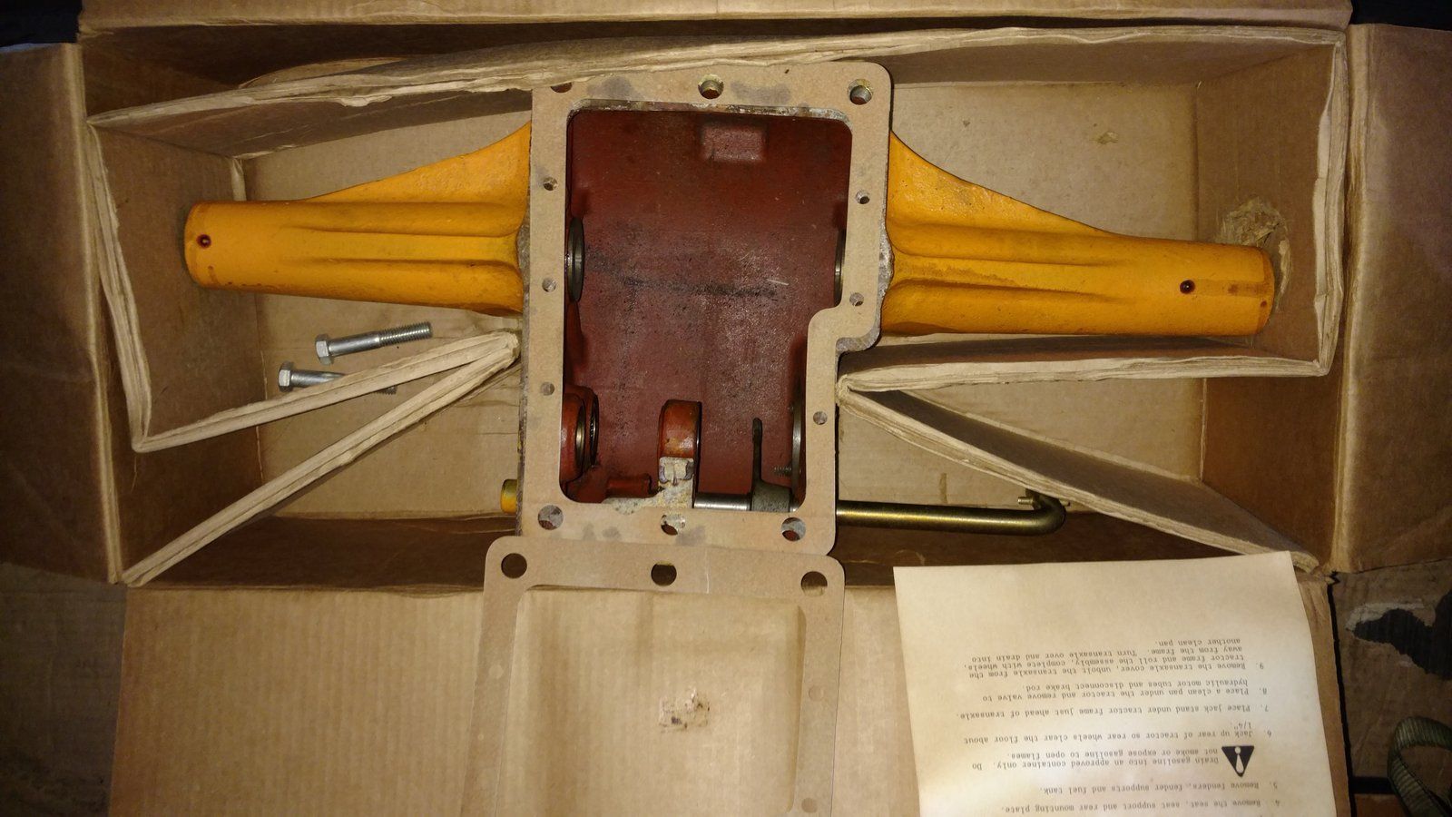 C23546 C24846 TRANSMISSION CASE ASSEMBLY - 600 SERIES BACKHOE MODELS - Ingersoll/Case Tractor Part