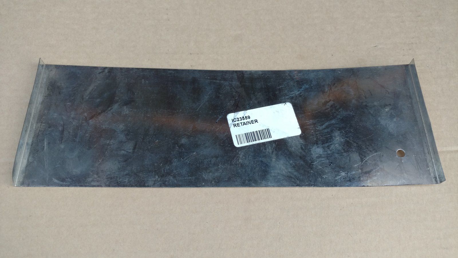 C23559 RETAINER - INSULATION - Ingersoll/Case Tractor Part