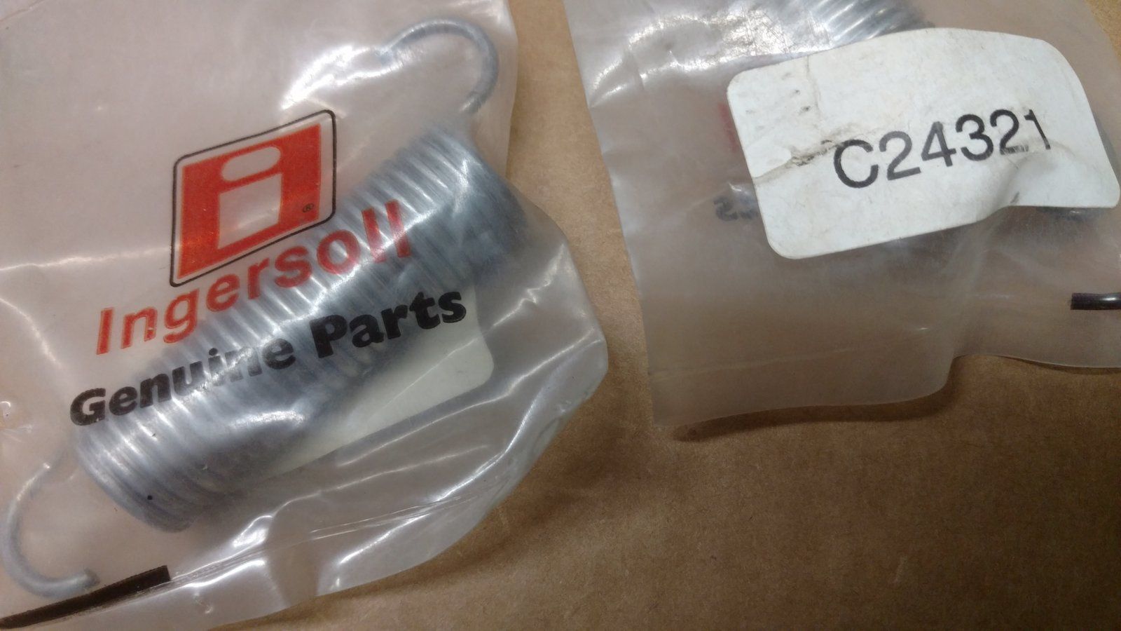 C24321 SPRING - IDLER ARM - Ingersoll/Case Tractor Part