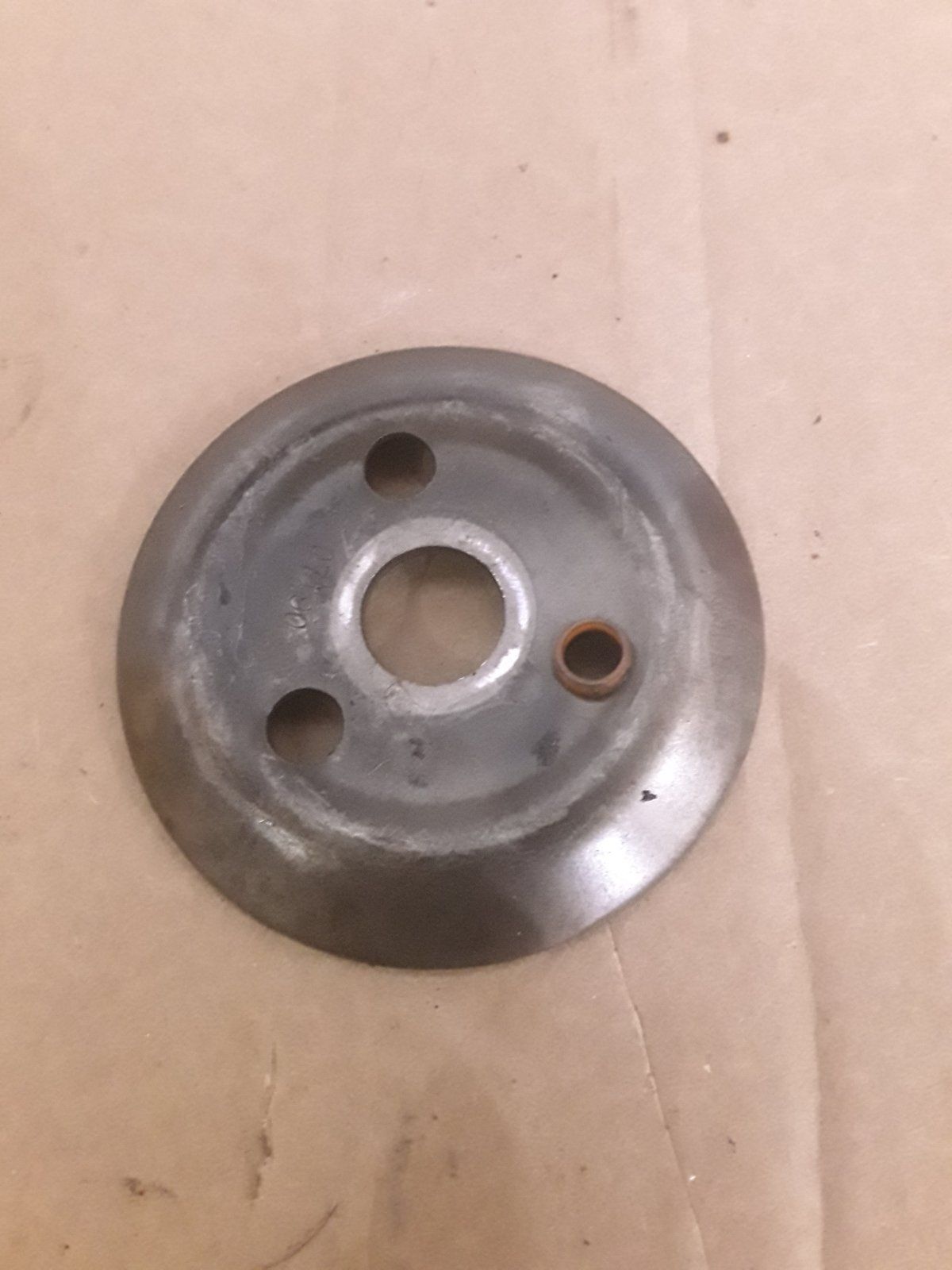 C24326 USED ONAN GOVERNOR CUP - Ingersoll/Case Tractor Part