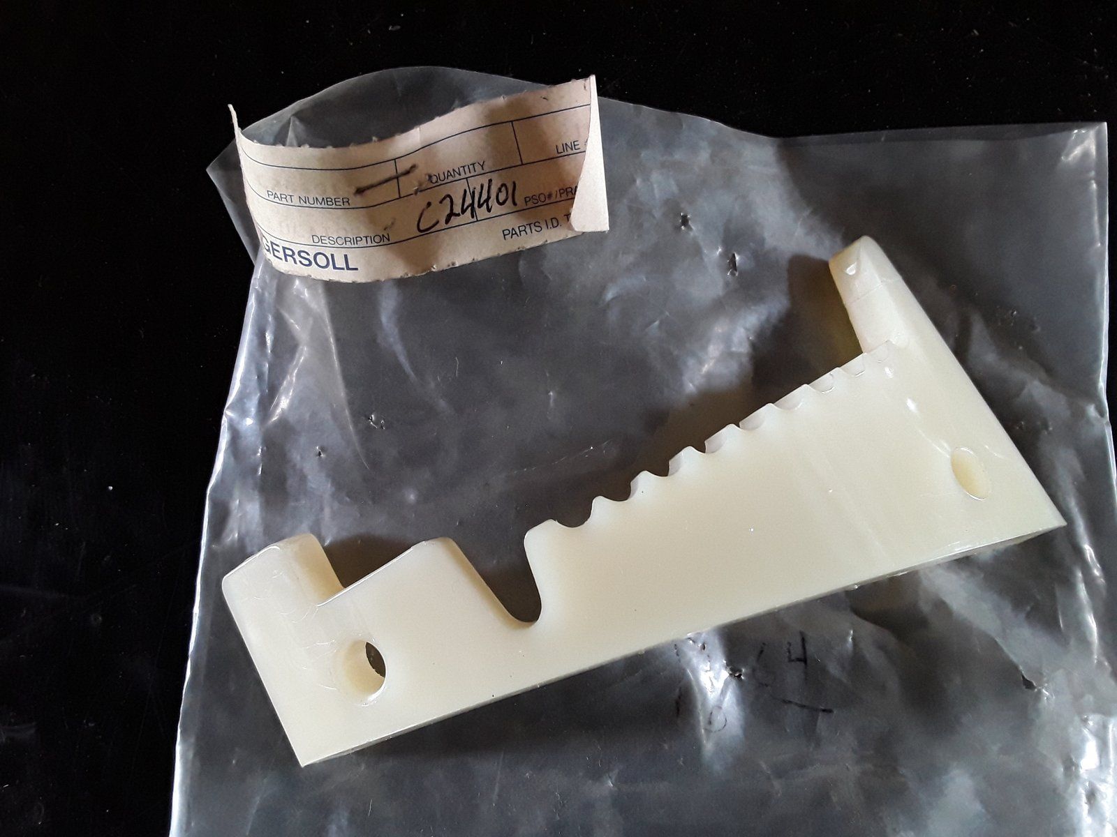 C24401 LOCATOR -SPEED CONTROL - Ingersoll/Case Tractor Part