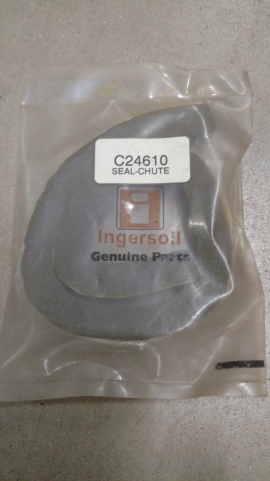C24610 SEAL - CHUTE - Ingersoll/Case Tractor Part