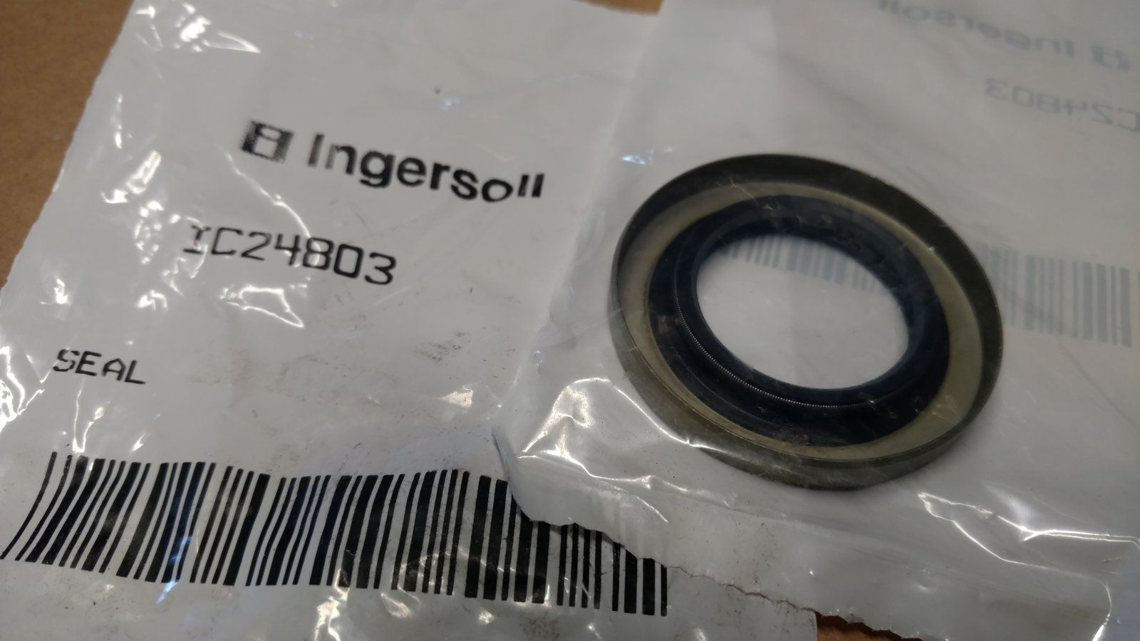 C24803 AXLE OIL SEAL - RADIAL 2 LIP - Ingersoll/Case Tractor Part