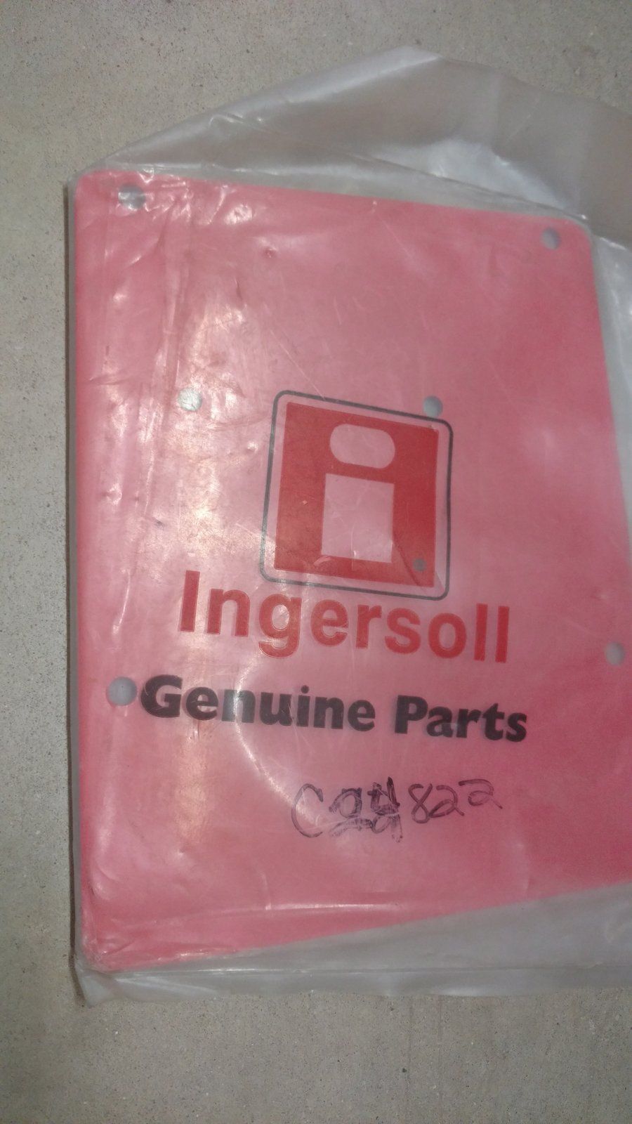 C24822 COVER - SERVICE APERTURE - Ingersoll/Case Tractor Part