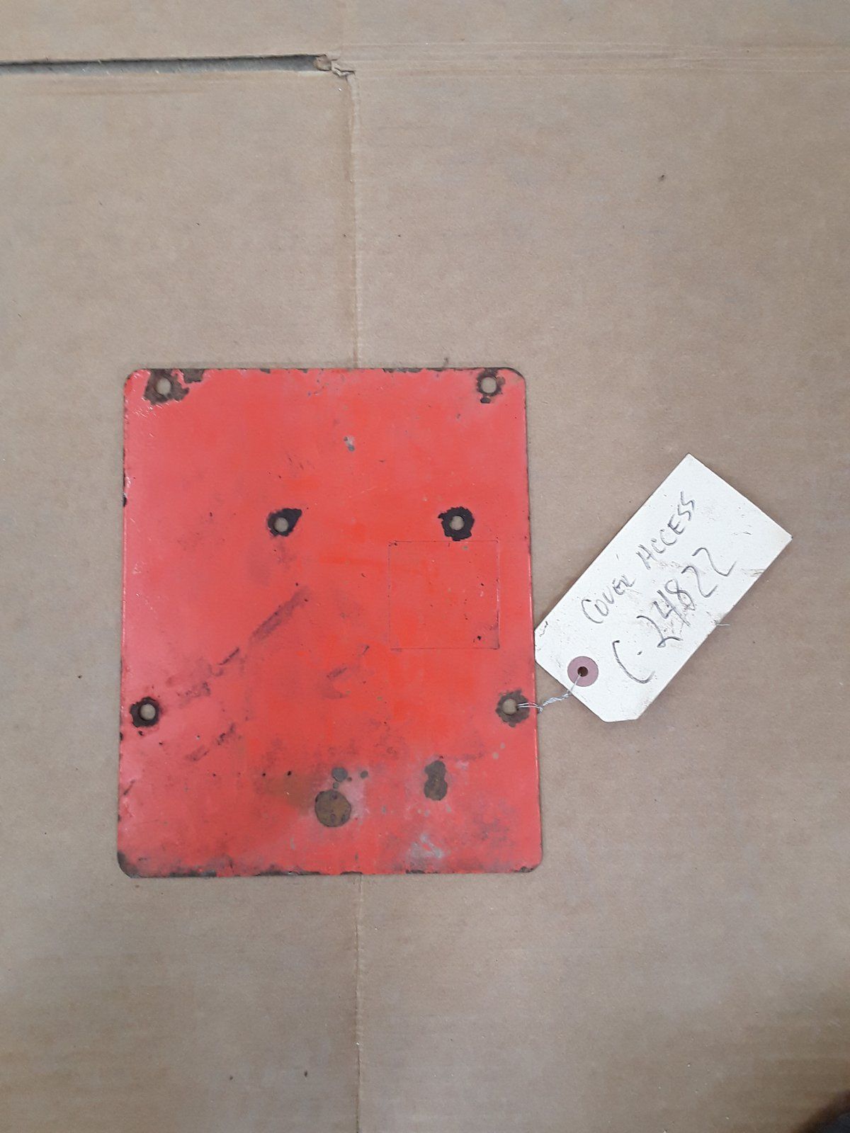 C24822 USED COVER - SERVICE APERTURE - Ingersoll/Case Tractor Part