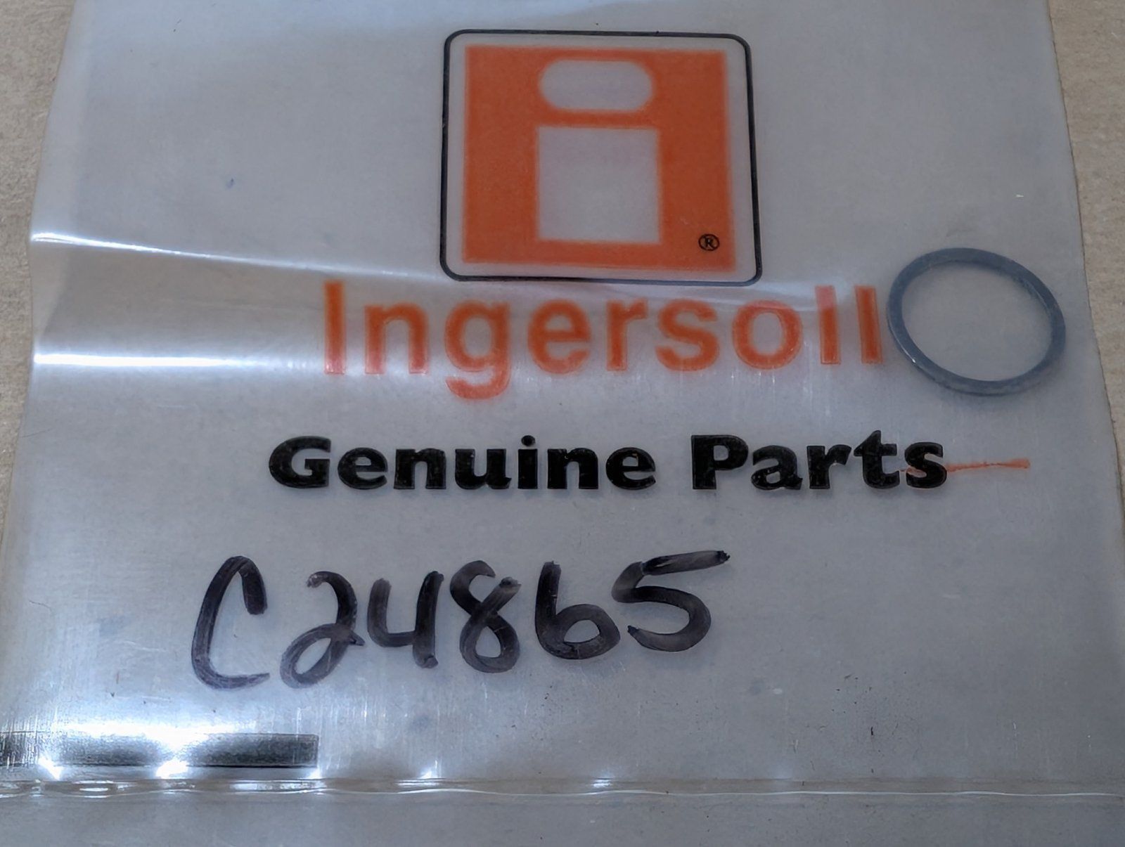 C24865 RING - RETAINER HYDRAULIC PUMP - Ingersoll/Case Tractor Part