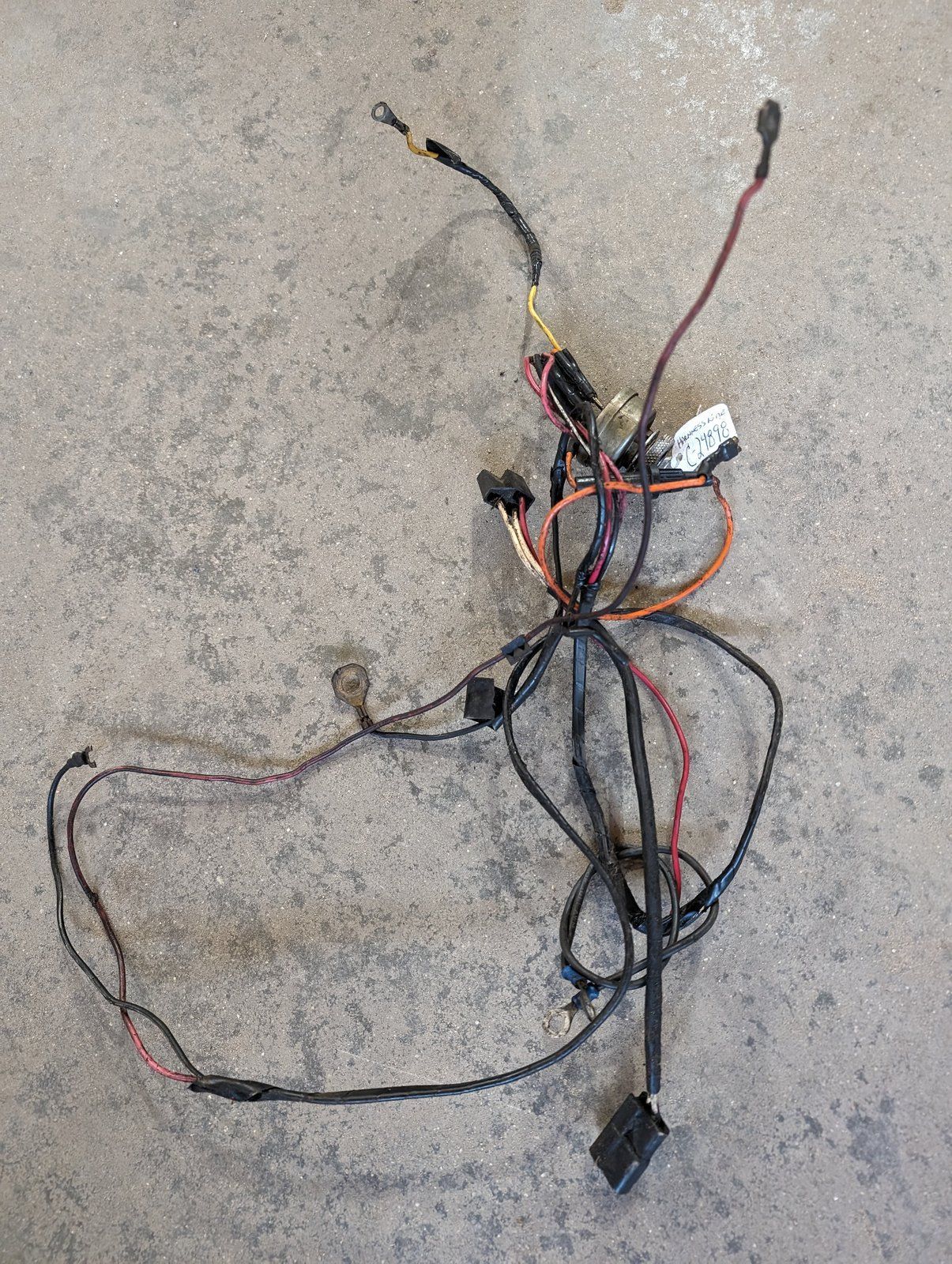 C24898 USED WIRE HARNESS 200-400 SERIES - Ingersoll/Case Tractor Part