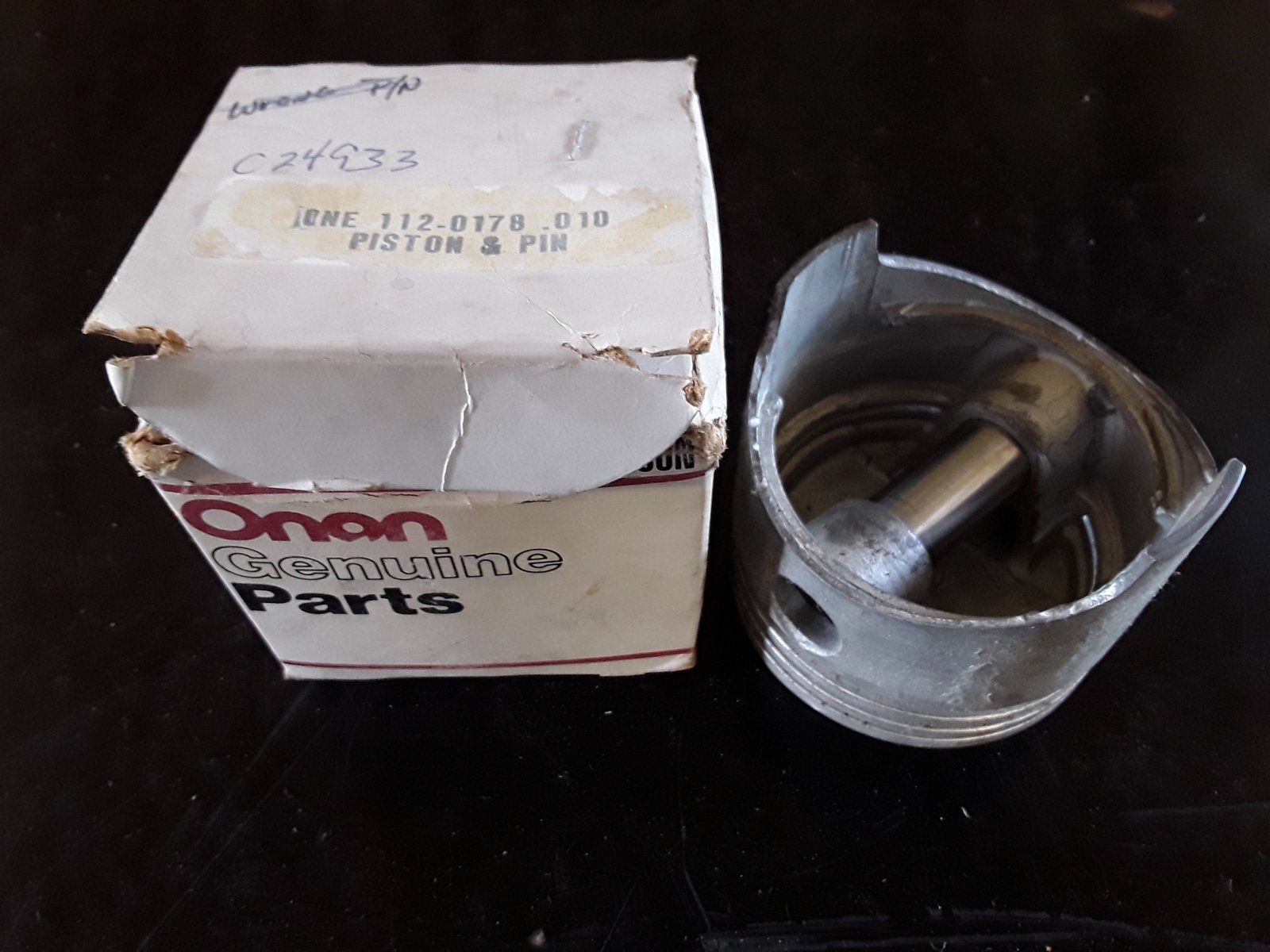 C24933 ONAN 112-0183-10 PISTON C40794 112-0264-01 - Ingersoll/Case Tractor Part