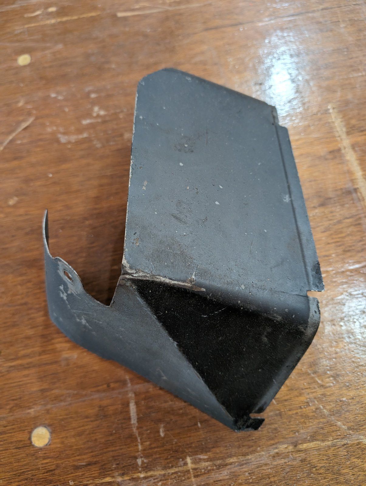 C24951 USED BAFFLE CYLINDER ONAN 134-4371 RH - Ingersoll/Case Tractor Part