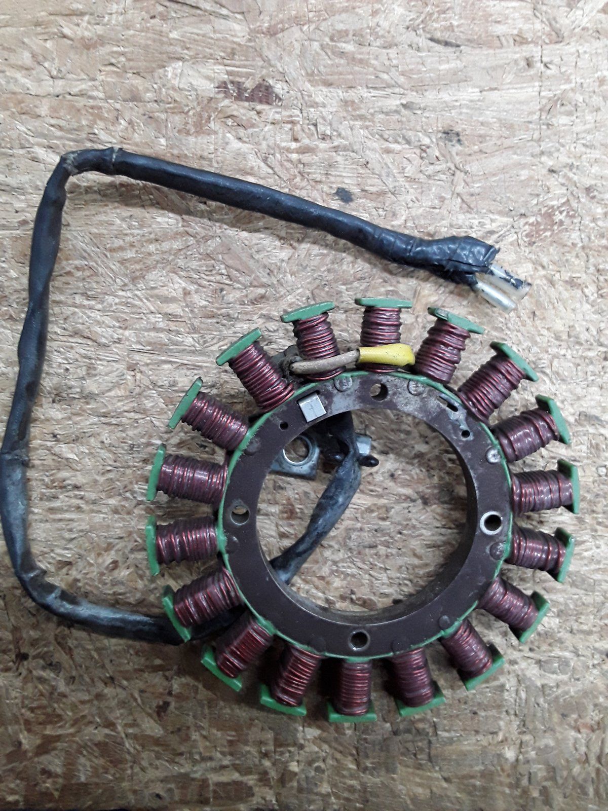 C24956 USED ONAN STATOR P SERIES 191-1456 / 191-1256 20 AMP C20366 - Ingersoll/Case Tractor Part