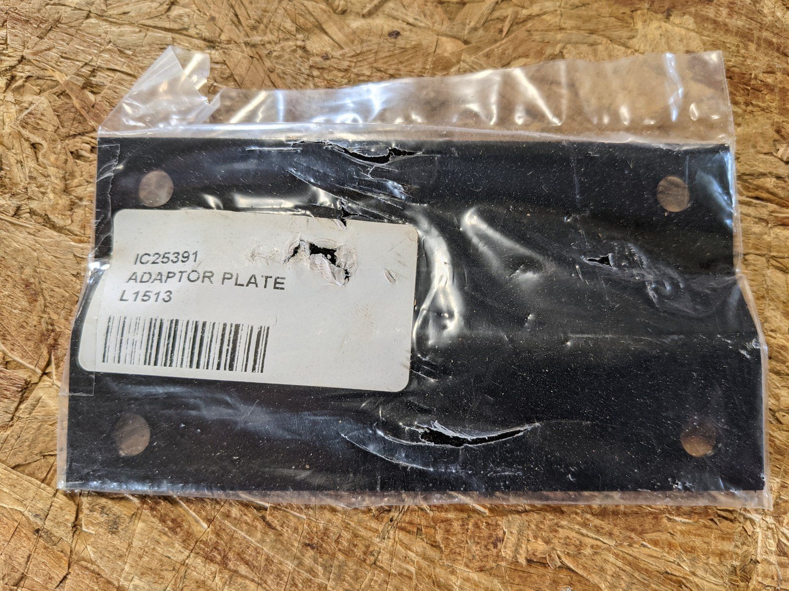 C25391 ADAPTOR PLATE : M-19 - Ingersoll/Case Tractor Part