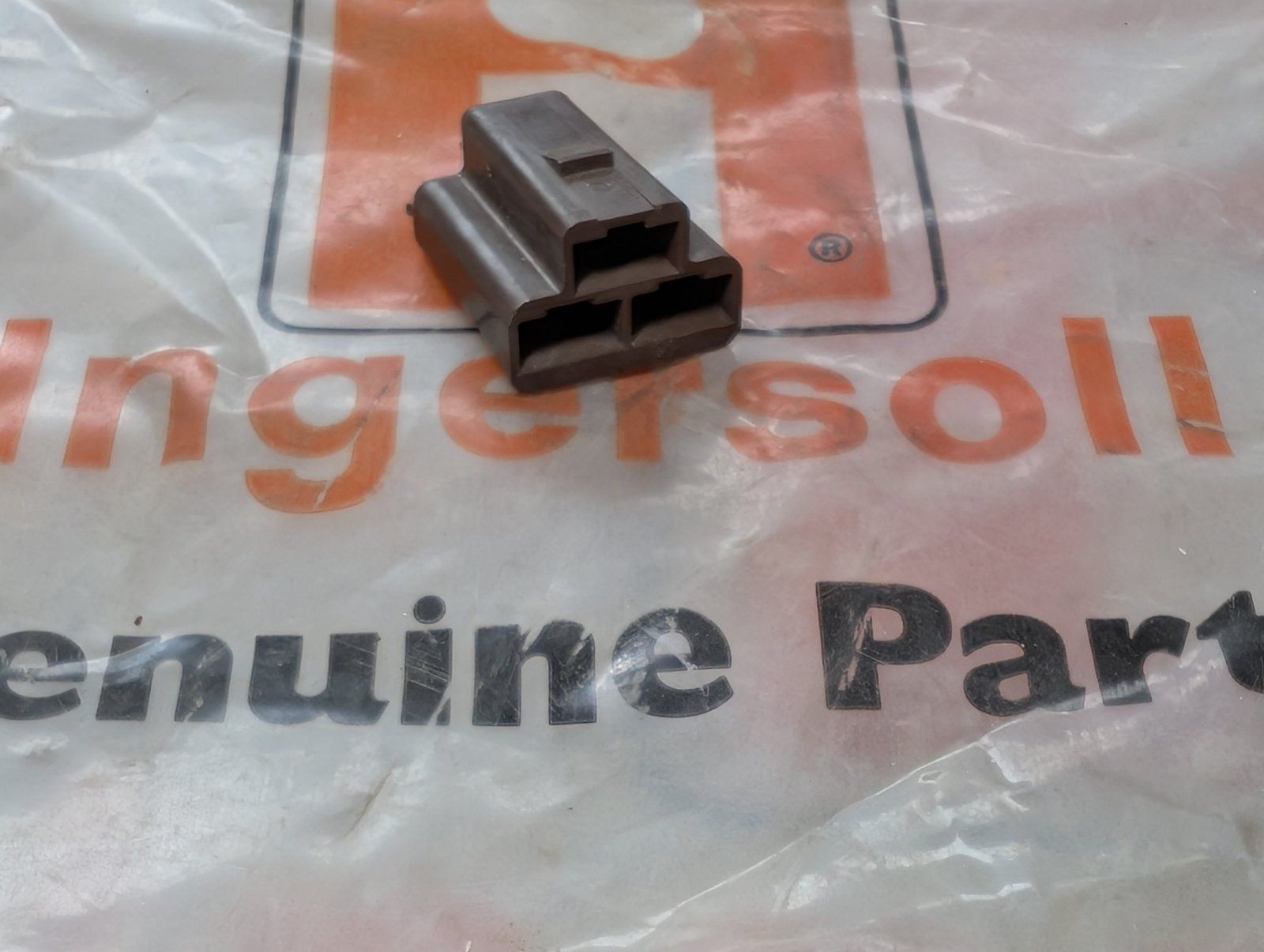 C25486 CONNECTOR - RECTIFIER - Ingersoll/Case Tractor Part