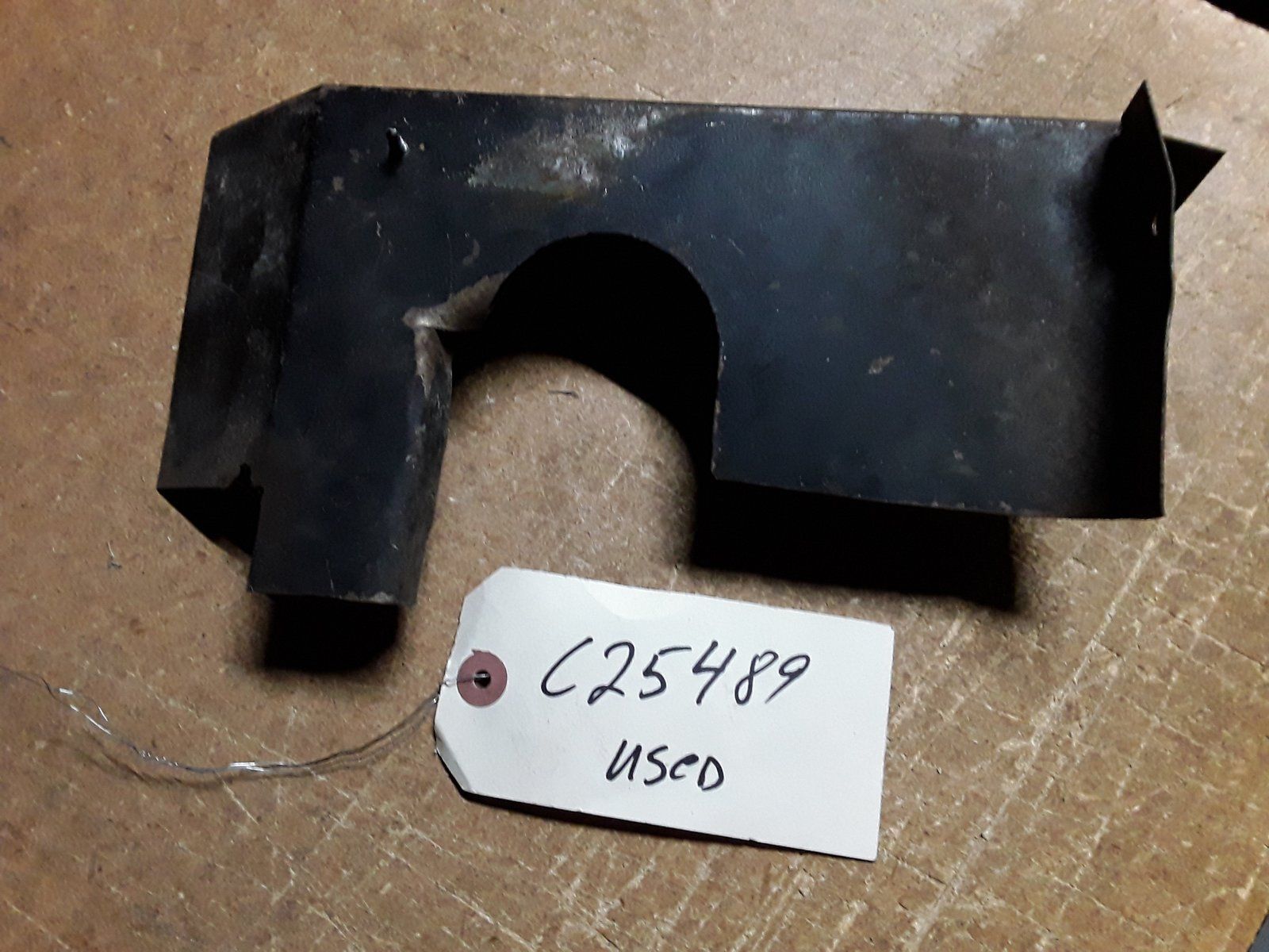 C25489 USED SHIELD - EXHAUST L.H. ONAN - Ingersoll/Case Tractor Part