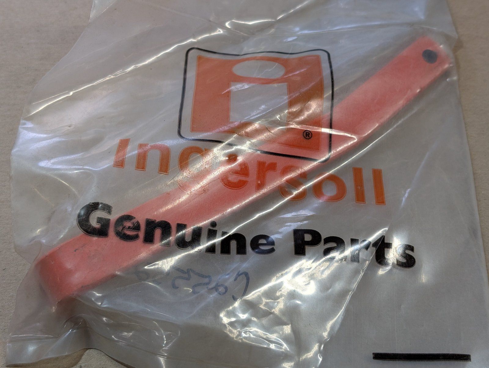 C25552 LINK FRONT RH C24681 - Ingersoll/Case Tractor Part