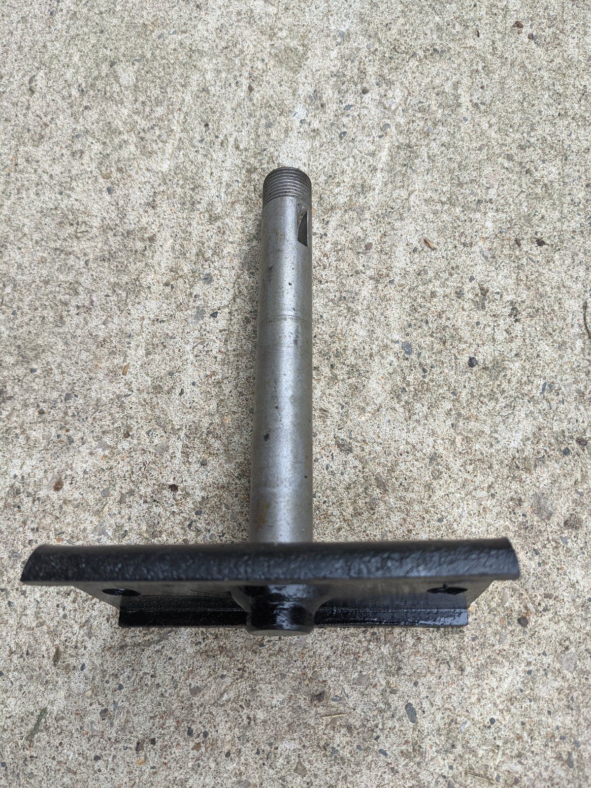 C25632 USED SPINDLE RH 60" MOWER DECK - Ingersoll/Case Tractor Part