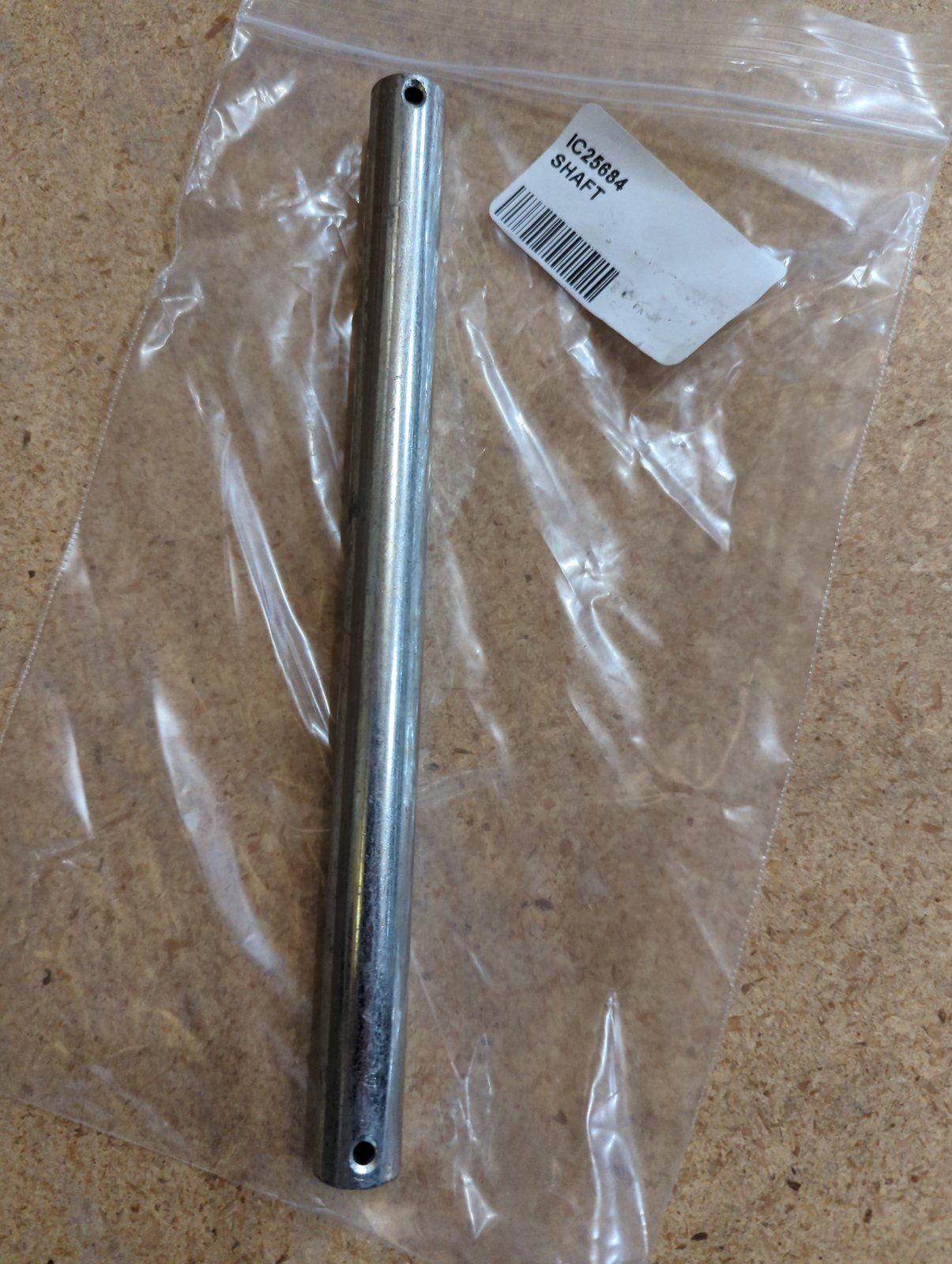C25684 SHAFT - ANTI SCALP ROLLER (J48) - Ingersoll/Case Tractor Part