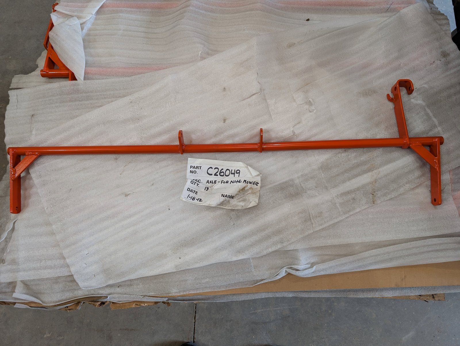 C26049 MOWER AXLE 48