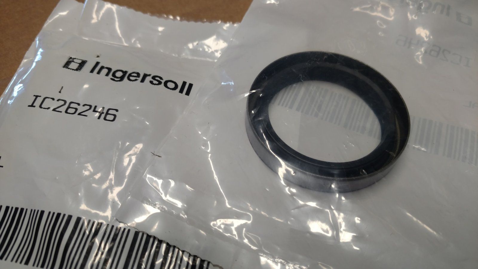 C26246 SEAL - OIL RADIAL 2 LIP (1.50 SHAFT) - Ingersoll/Case Tractor Part