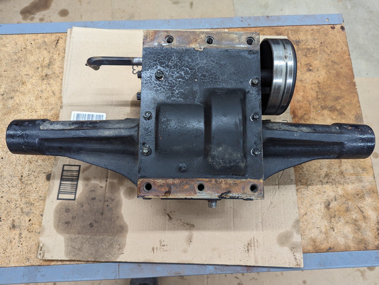 C26322 USED TRANSMISSION CASE (BH) GUSSETED WITH INTERNAL GEARS - Ingersoll/Case Tractor Part