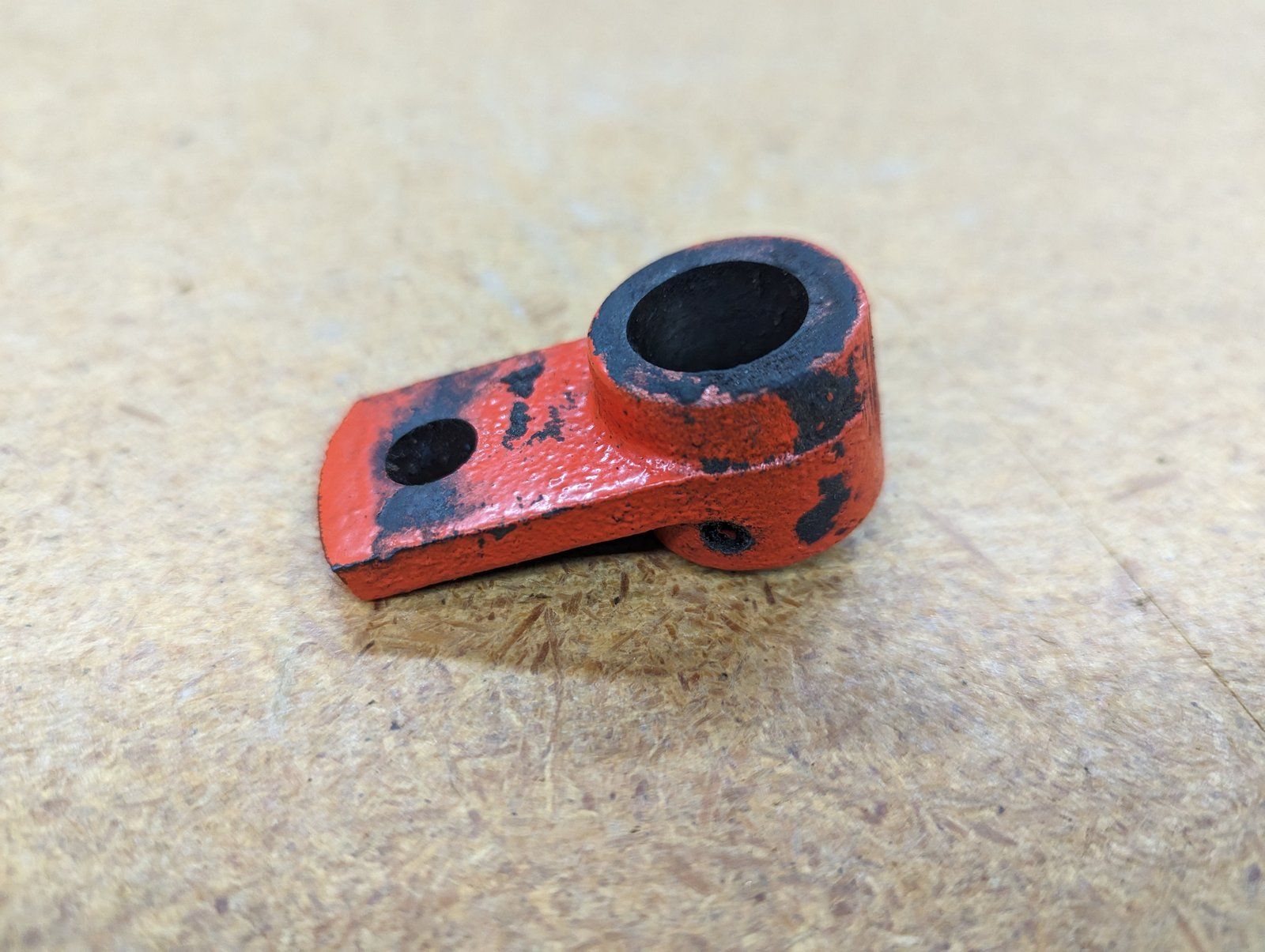 C26381 USED BRACKET - USE IC48527 - Ingersoll/Case Tractor Part