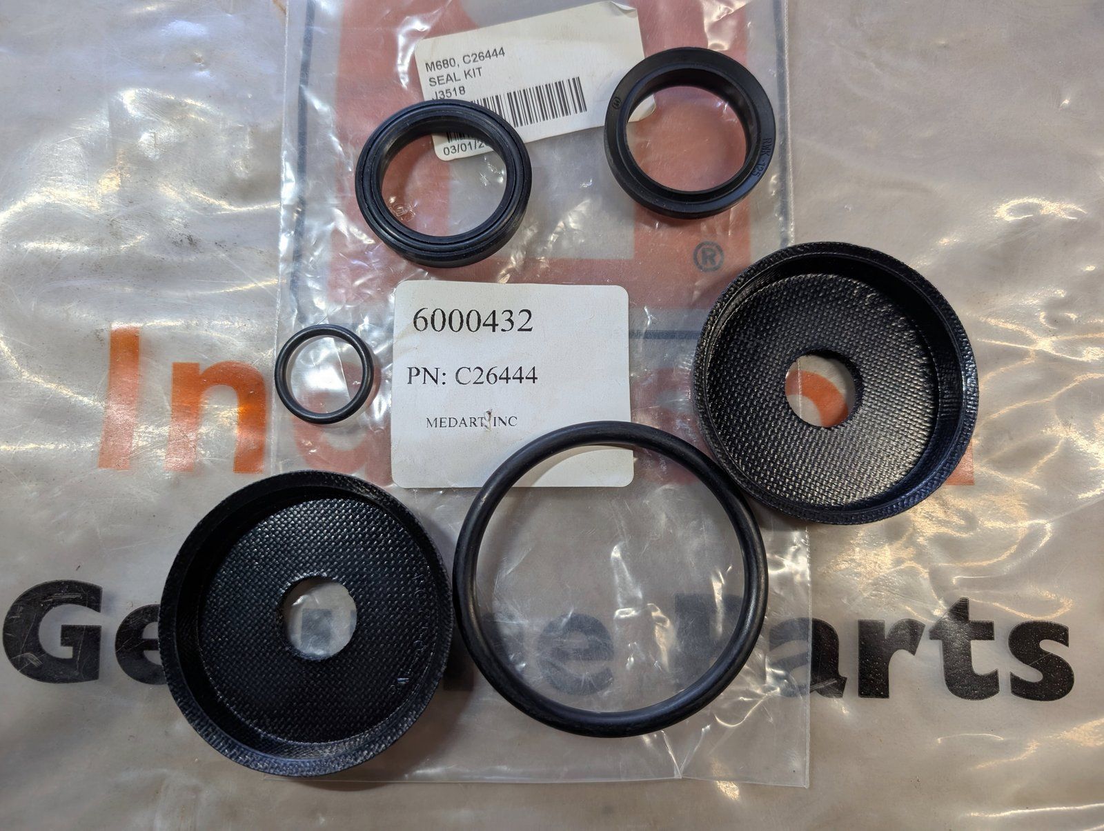 C26444 KIT - SEAL 648/6018 CYL-BUCKET - Ingersoll/Case Tractor Part
