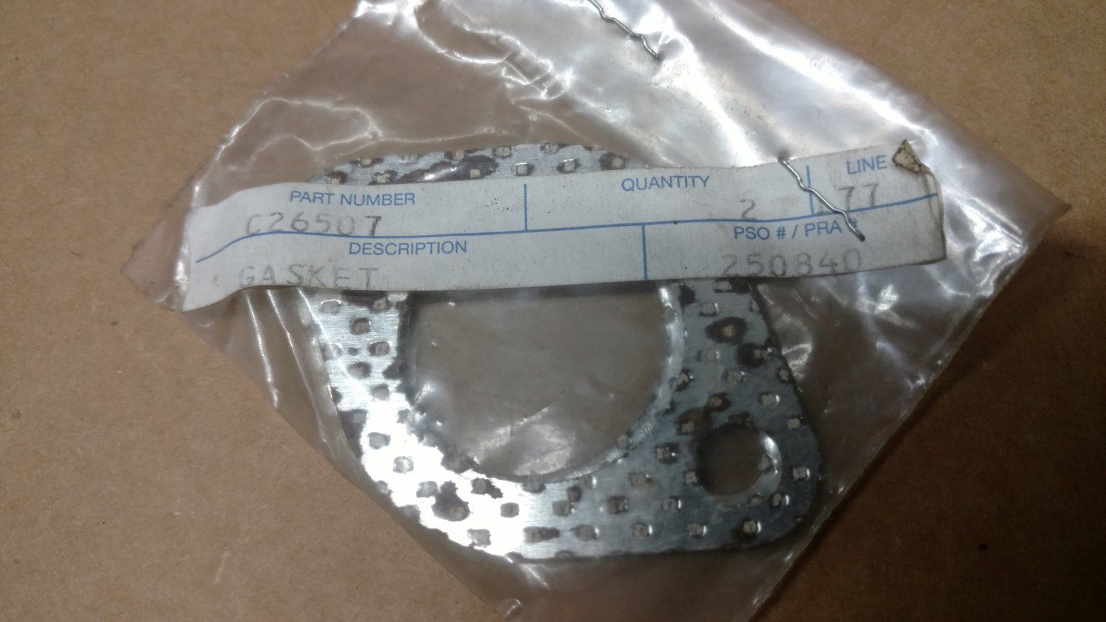 C26507 GASKET - EXHAUST B&S 272293 - Ingersoll/Case Tractor Part