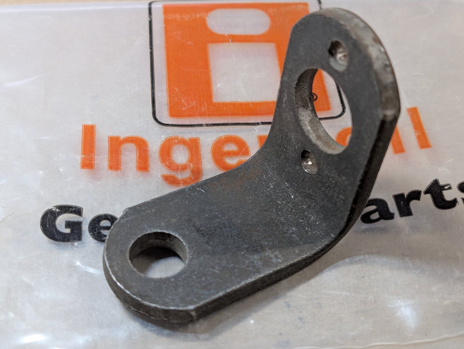 C26613 BRACKET HANDLE - Ingersoll/Case Tractor Part