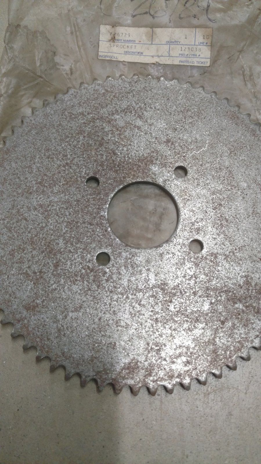 C26729 SPROCKET CHAIN DRIVE 80 68T - Ingersoll/Case Tractor Part