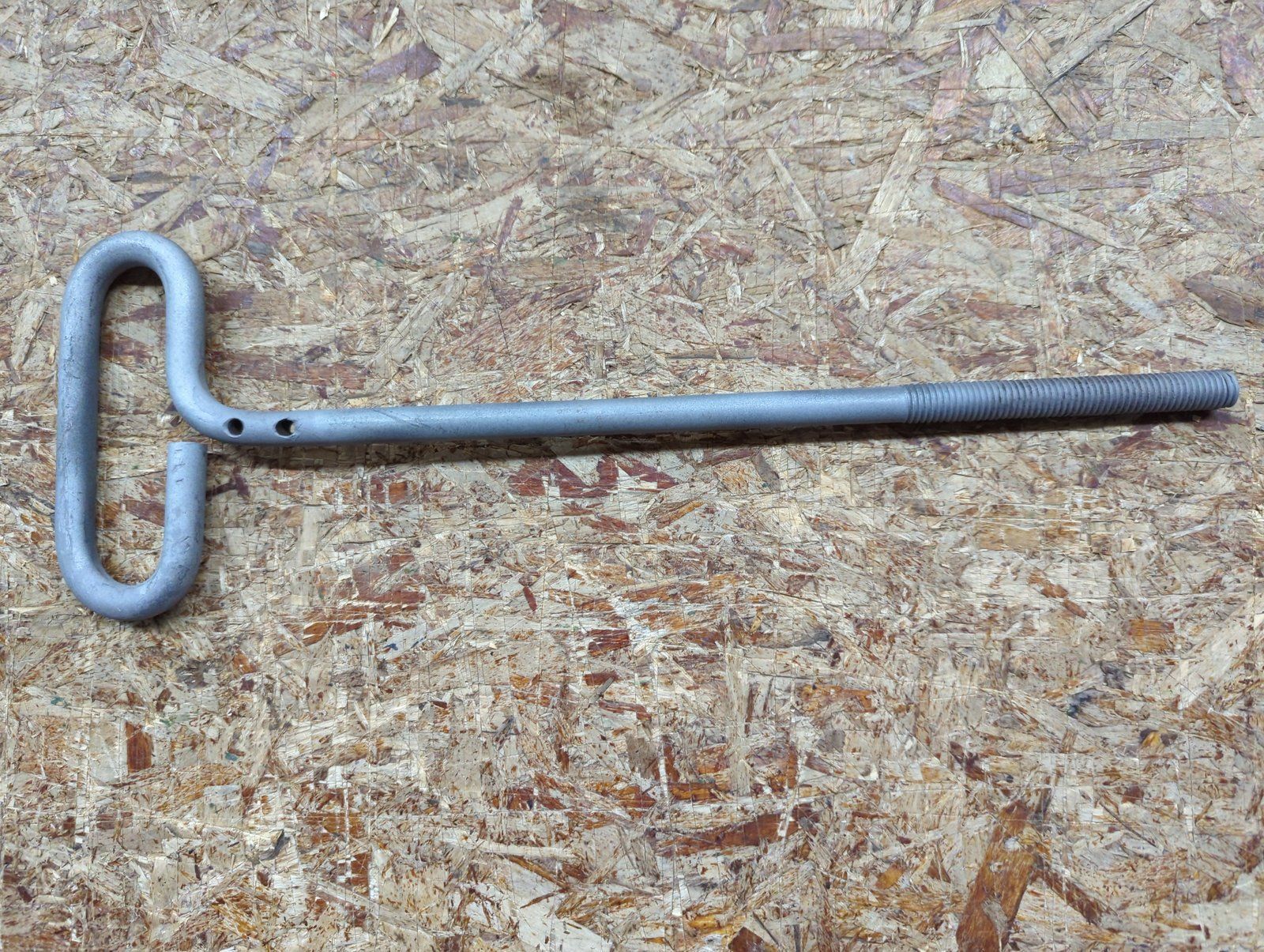 C26890 USED SCREW - IDLER ADJUSTMENT RM60 J-M48 J-N 40/44/46 - Ingersoll/Case Tractor Part