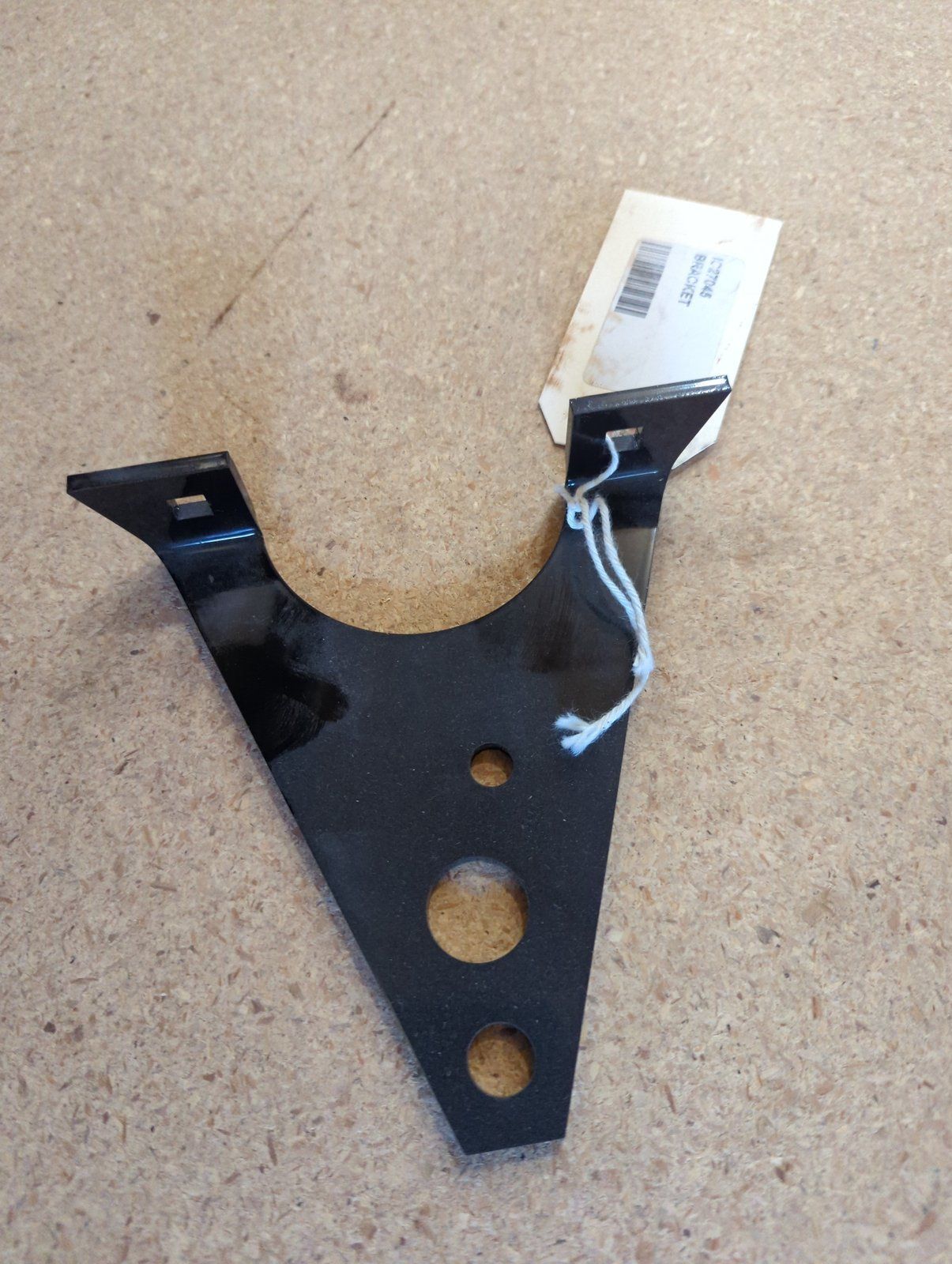 C27045 BRACKET - Ingersoll/Case Tractor Part