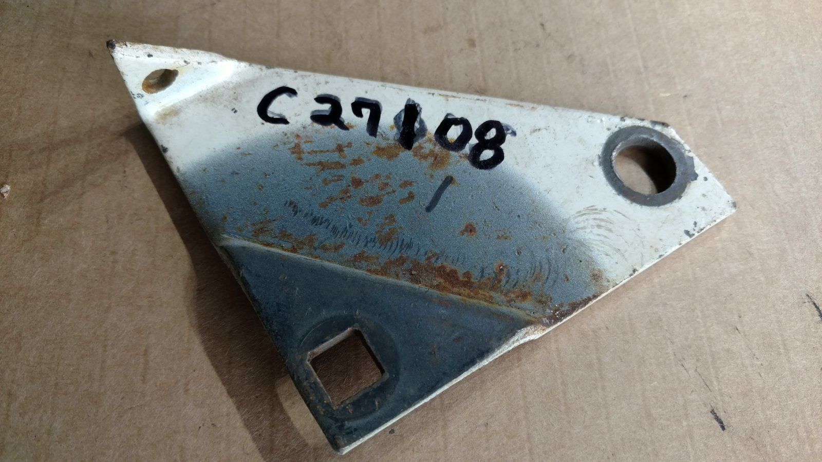C27108 PLATE - IDLER BRACKET - Ingersoll/Case Tractor Part