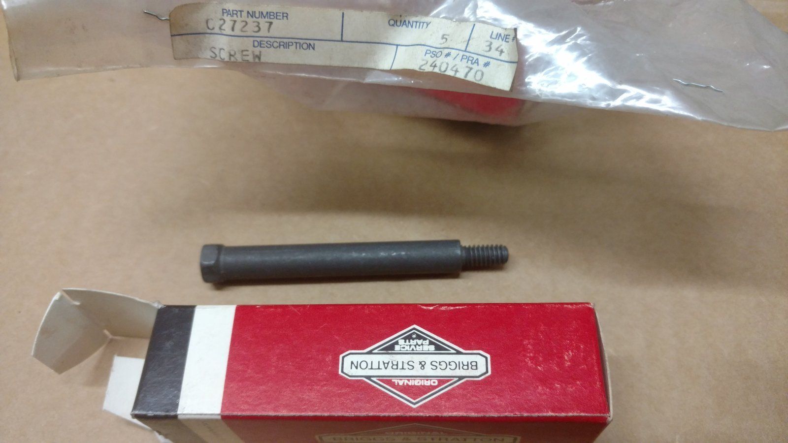 C27237 SCREW - Muffler - Ingersoll/Case Tractor Part