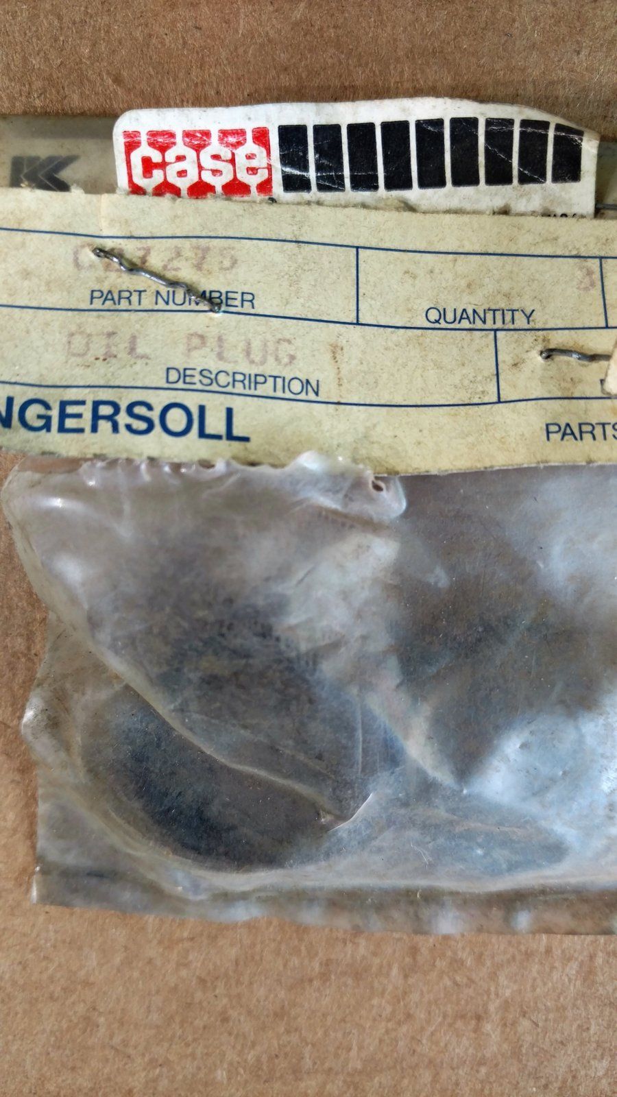 C27275 OIL PLUG - ONAN - Ingersoll/Case Tractor Part