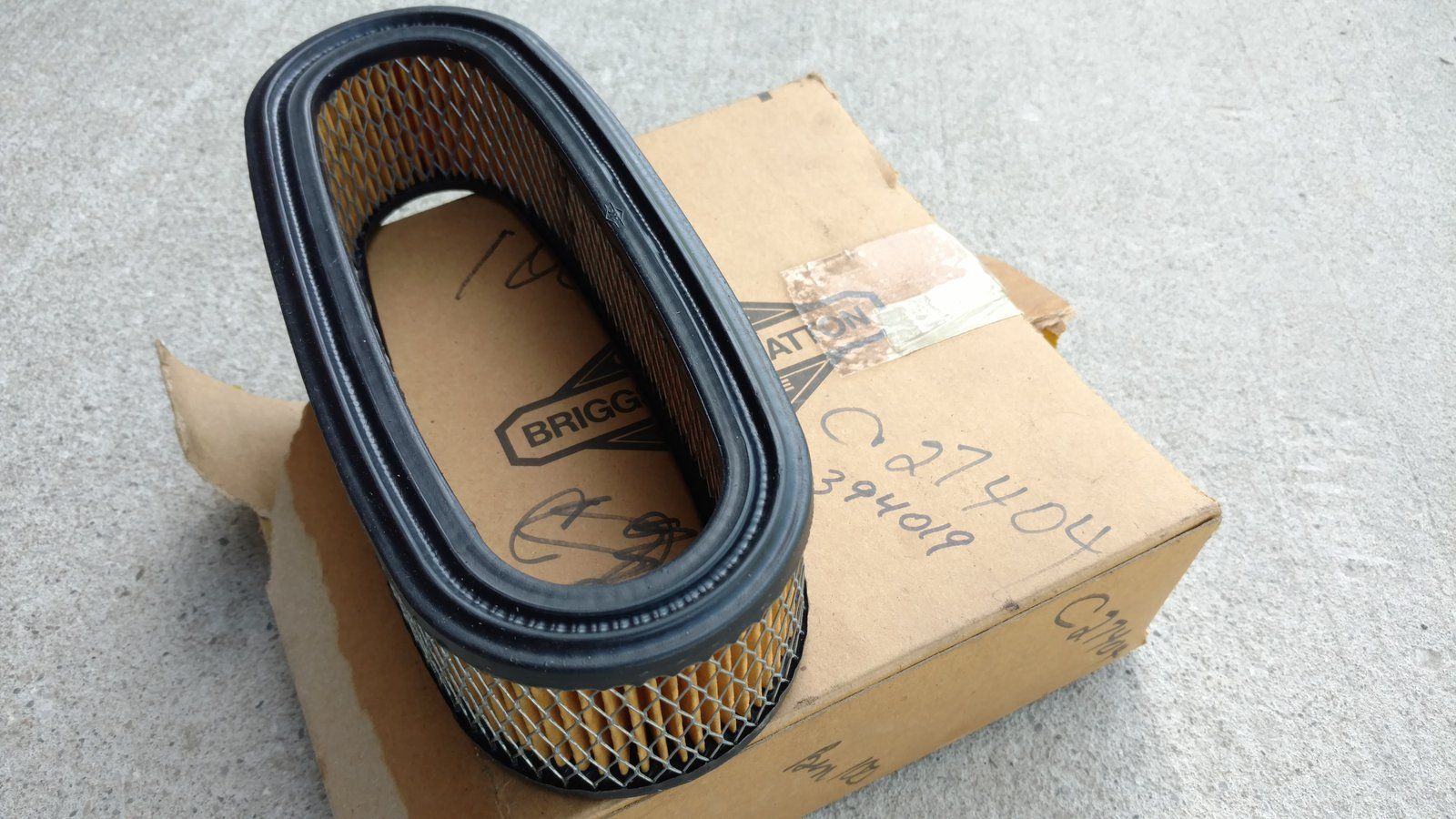C27404 AIR FILTER CARTRIDGE B/S 394019 - Ingersoll/Case Tractor Part